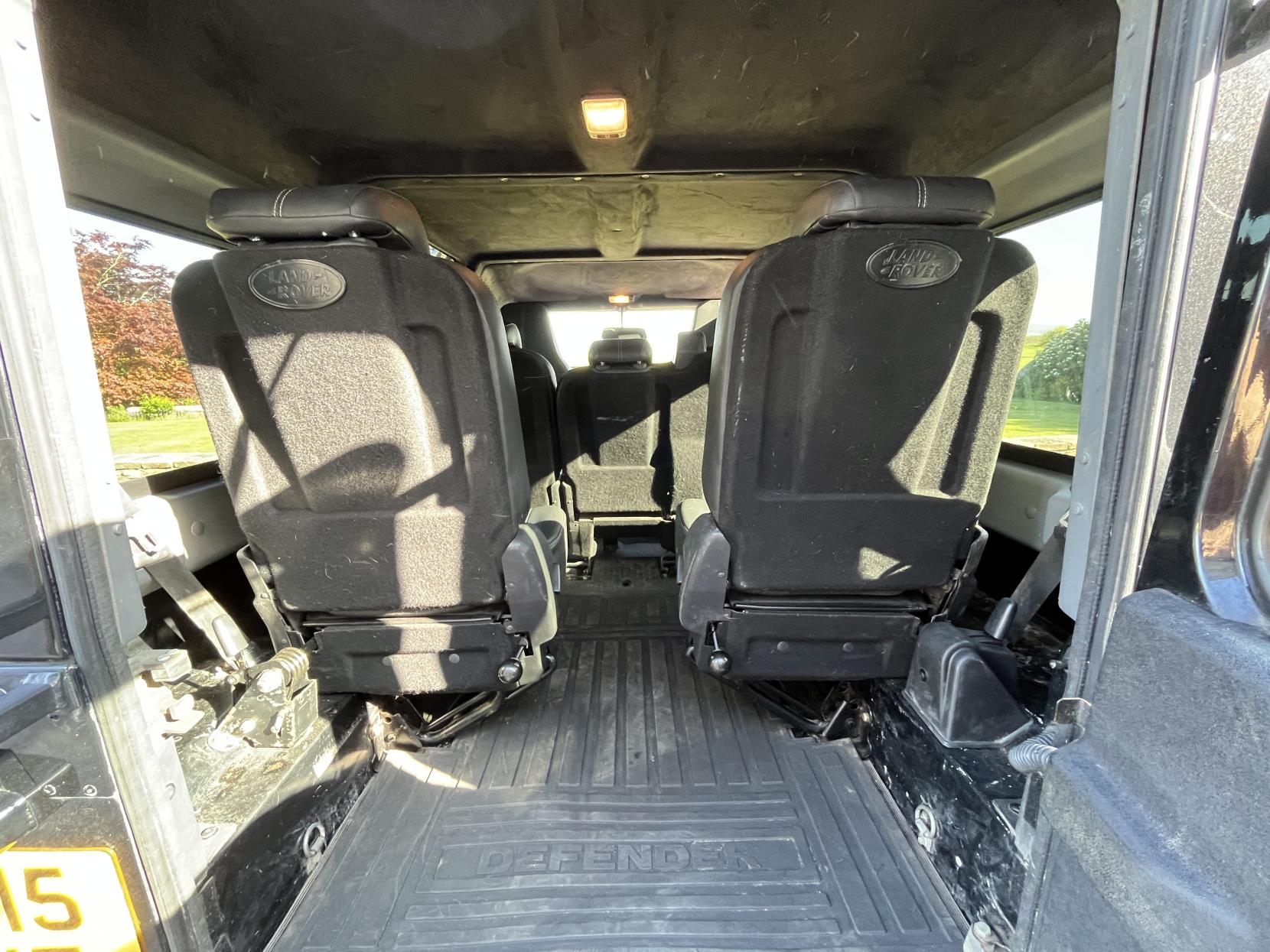 Land Rover Defender 110 2.2 TDCi XS SUV Double Cab 5dr Diesel Manual 4WD MWB Euro 5 (122 ps)