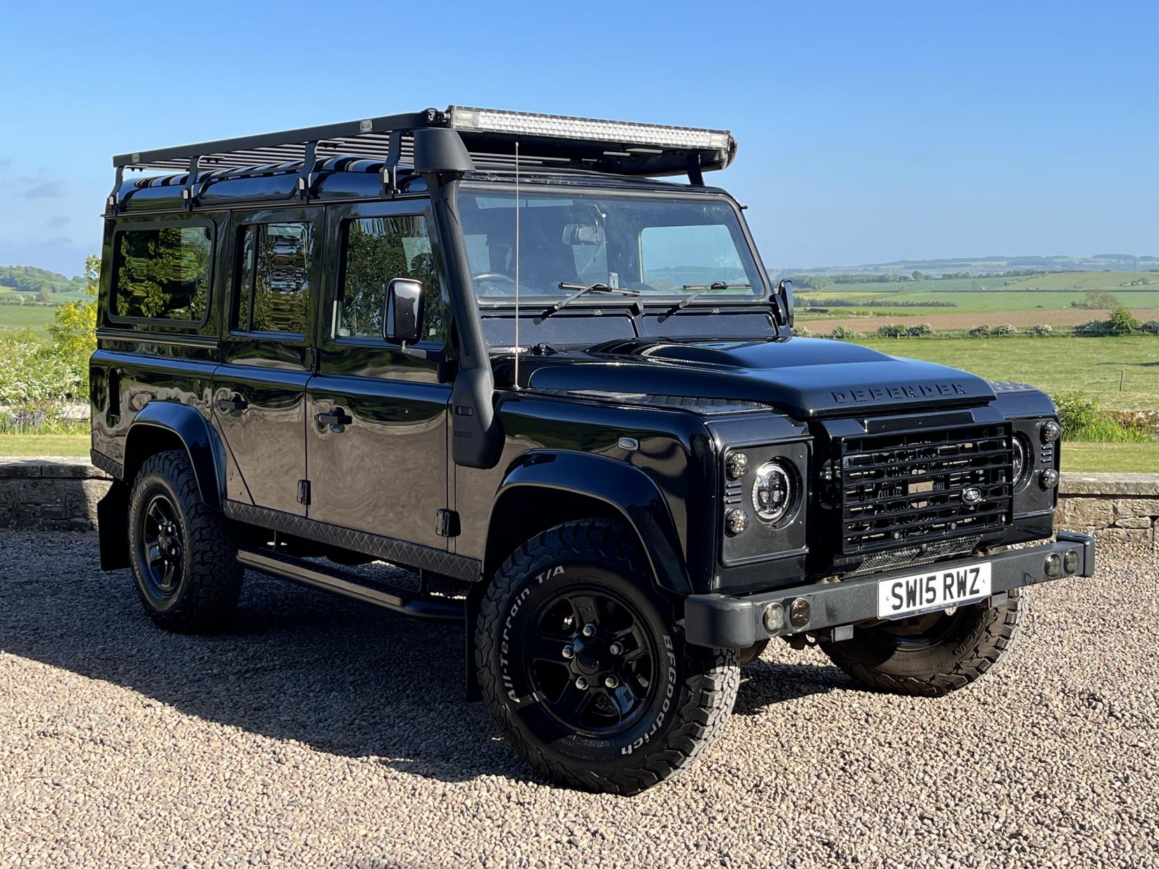Land Rover Defender 110 2.2 TDCi XS SUV Double Cab 5dr Diesel Manual 4WD MWB Euro 5 (122 ps)