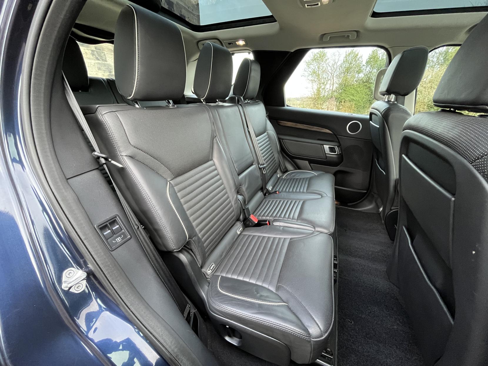 Land Rover Discovery 3.0 TD V6 HSE SUV 5dr Diesel Auto 4WD Euro 6 (s/s) (258 ps)