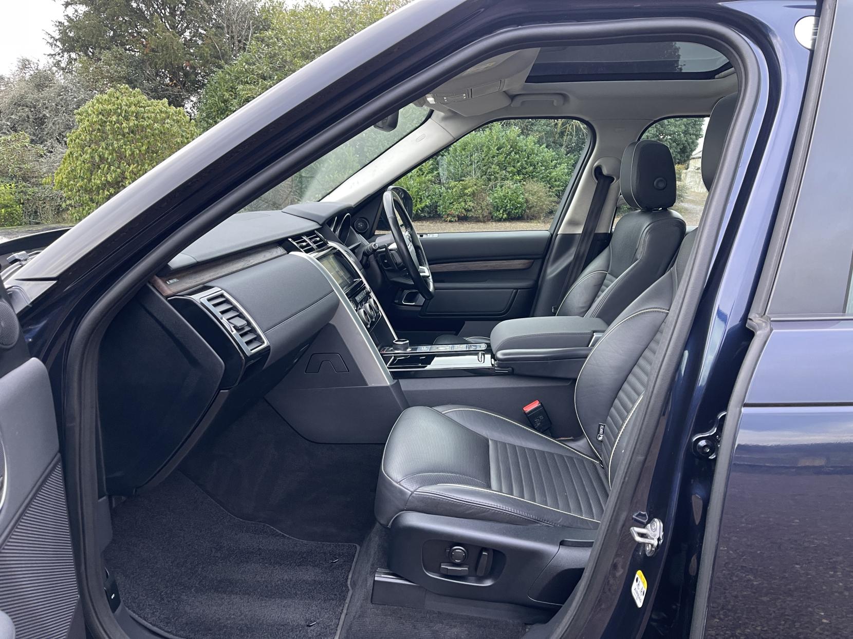 Land Rover Discovery 3.0 TD V6 HSE SUV 5dr Diesel Auto 4WD Euro 6 (s/s) (258 ps)