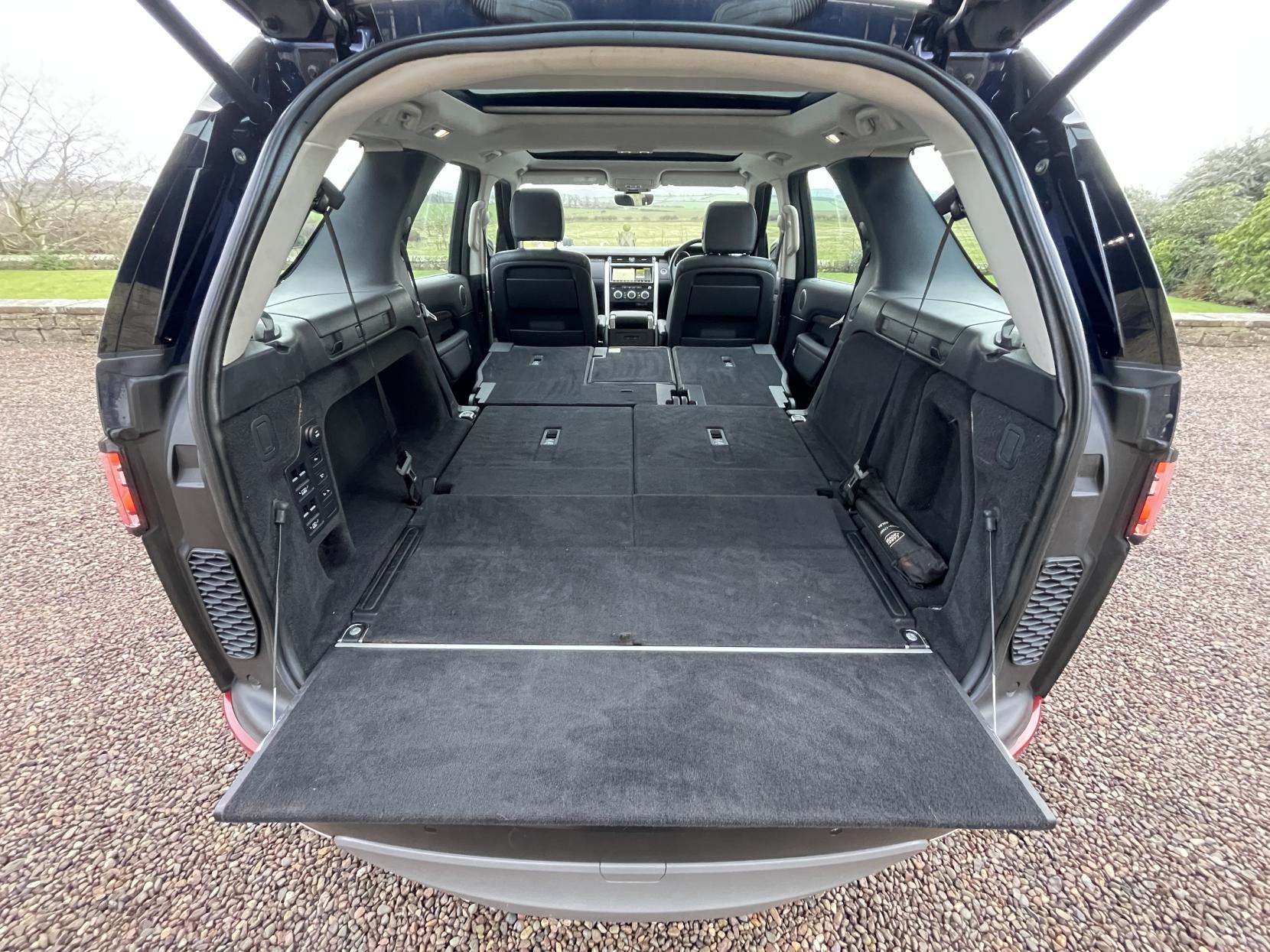 Land Rover Discovery 3.0 TD V6 HSE SUV 5dr Diesel Auto 4WD Euro 6 (s/s) (258 ps)