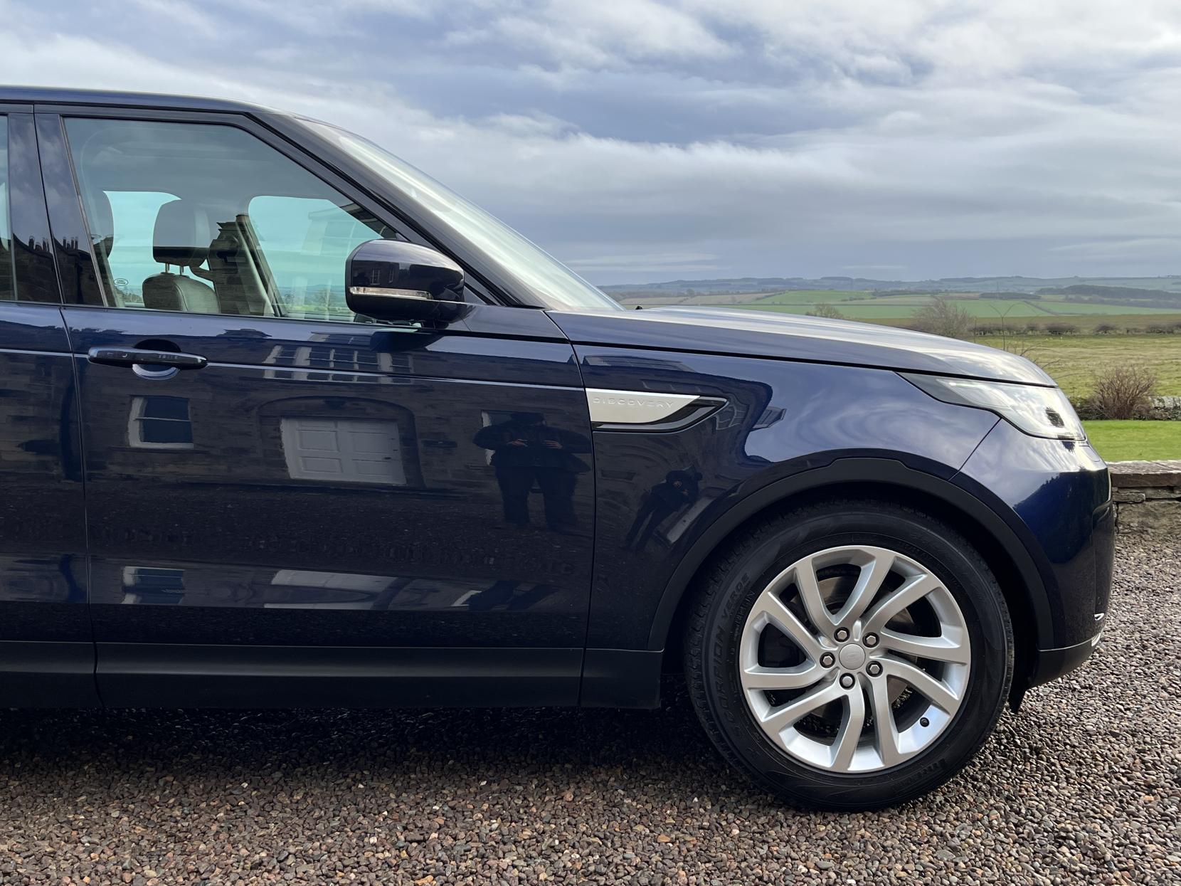 Land Rover Discovery 3.0 TD V6 HSE SUV 5dr Diesel Auto 4WD Euro 6 (s/s) (258 ps)