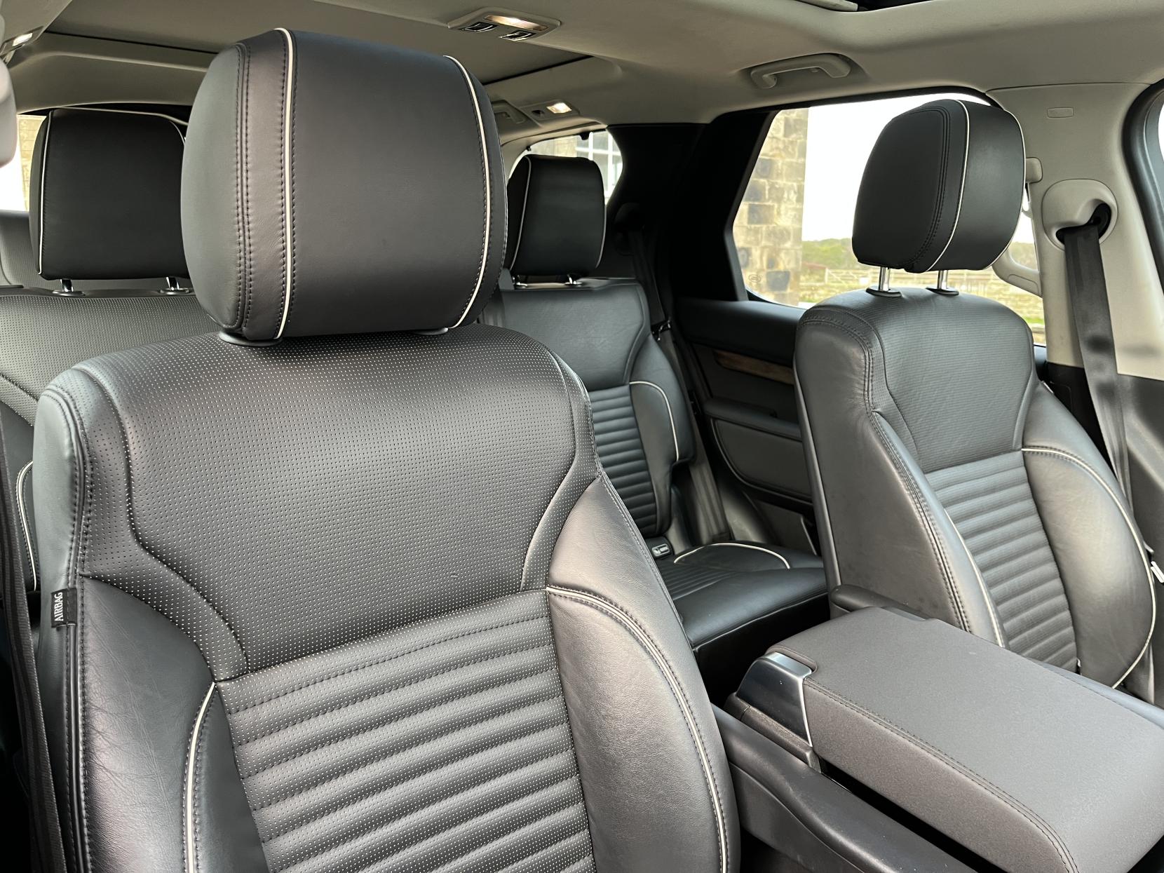 Land Rover Discovery 3.0 TD V6 HSE SUV 5dr Diesel Auto 4WD Euro 6 (s/s) (258 ps)