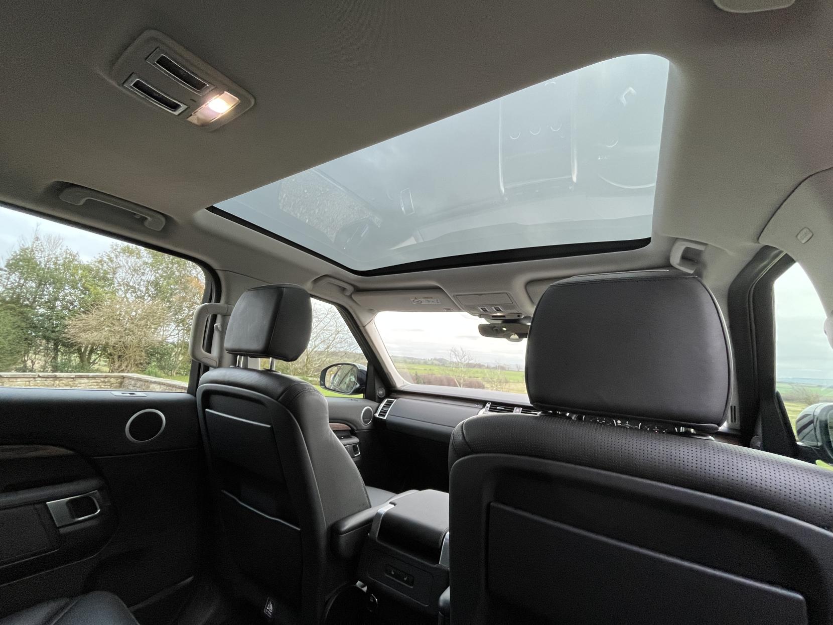 Land Rover Discovery 3.0 TD V6 HSE SUV 5dr Diesel Auto 4WD Euro 6 (s/s) (258 ps)