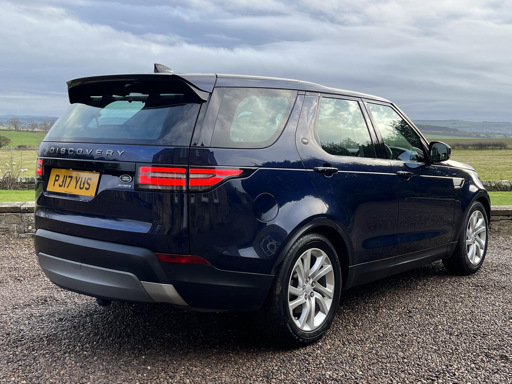 Land Rover Discovery 3.0 TD V6 HSE SUV 5dr Diesel Auto 4WD Euro 6 (s/s) (258 ps)