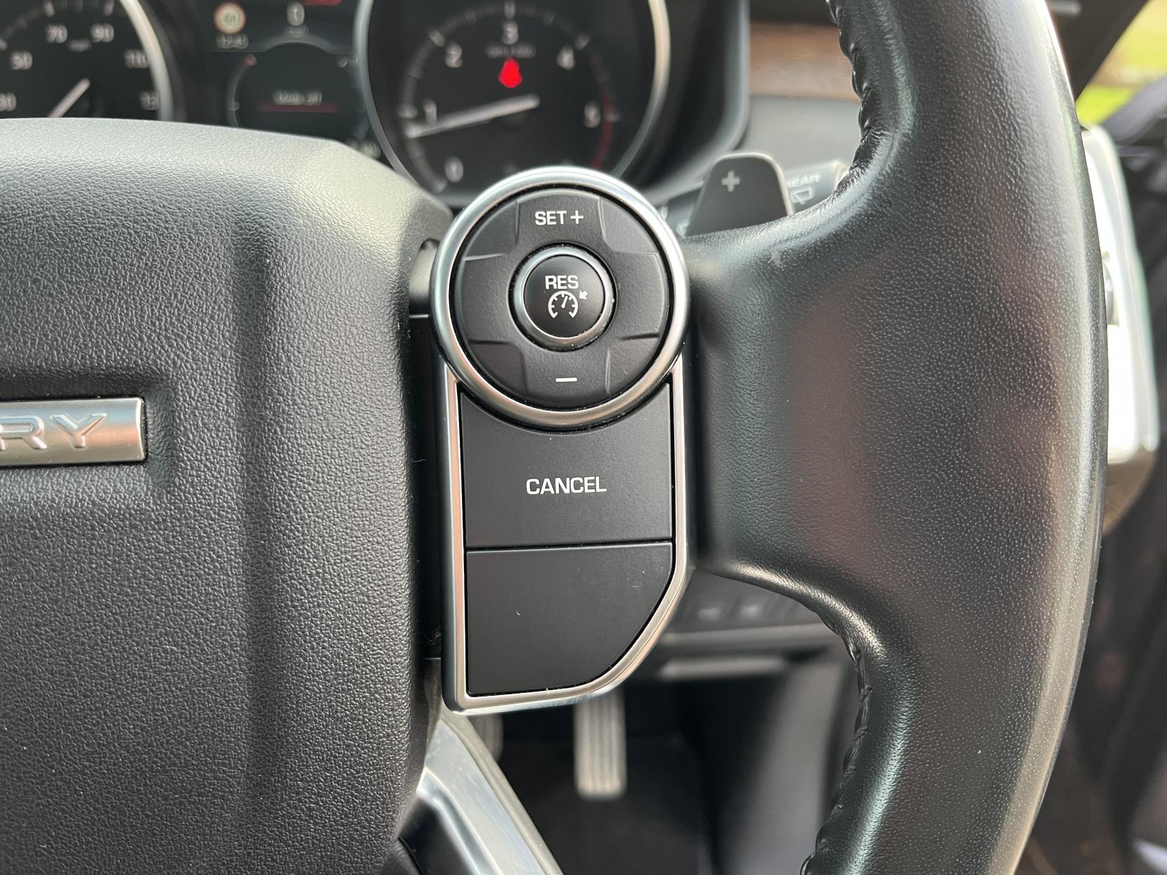 Land Rover Discovery 3.0 TD V6 HSE SUV 5dr Diesel Auto 4WD Euro 6 (s/s) (258 ps)