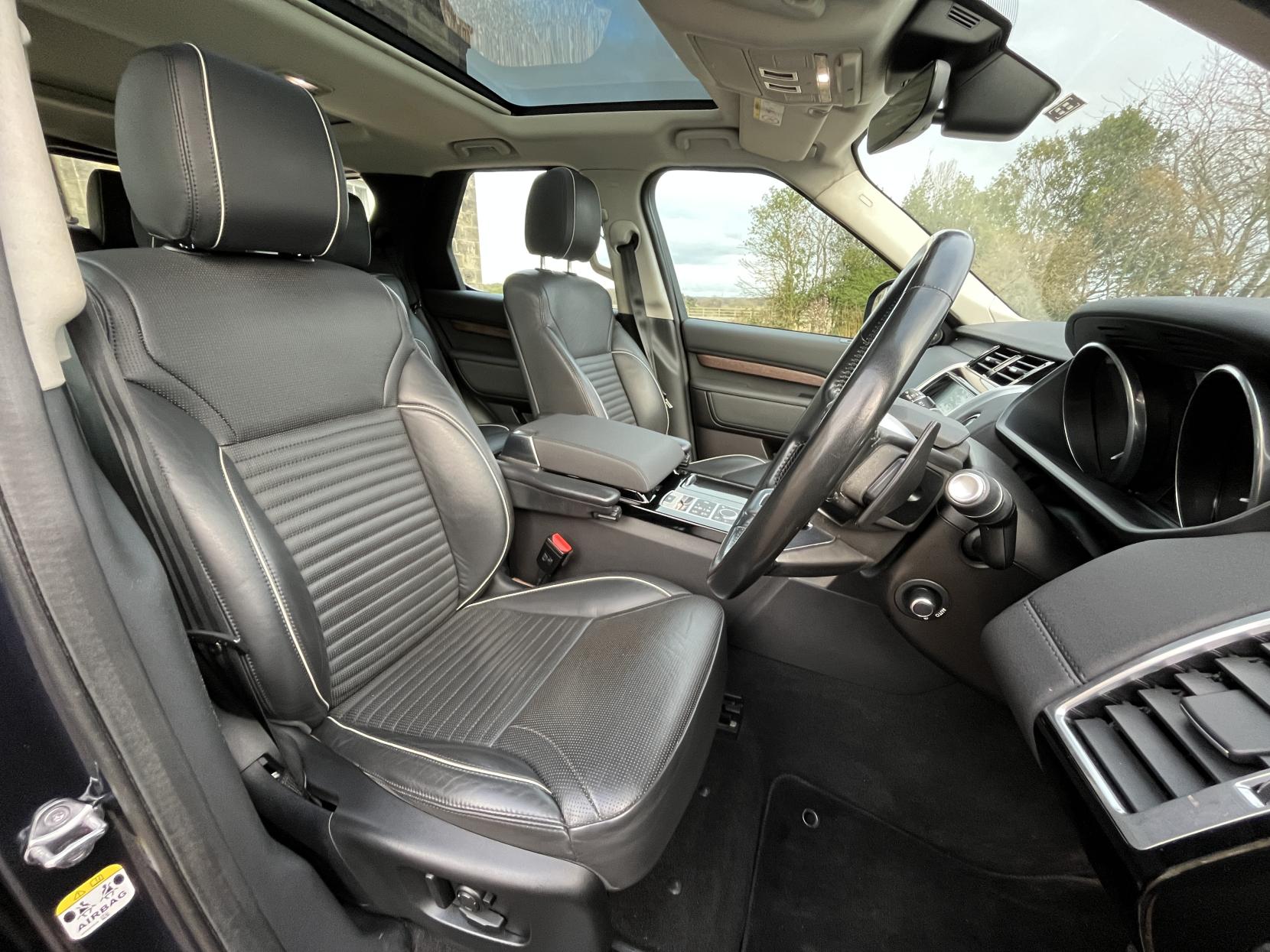 Land Rover Discovery 3.0 TD V6 HSE SUV 5dr Diesel Auto 4WD Euro 6 (s/s) (258 ps)