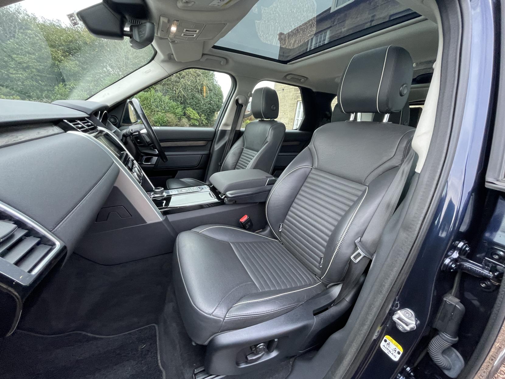 Land Rover Discovery 3.0 TD V6 HSE SUV 5dr Diesel Auto 4WD Euro 6 (s/s) (258 ps)