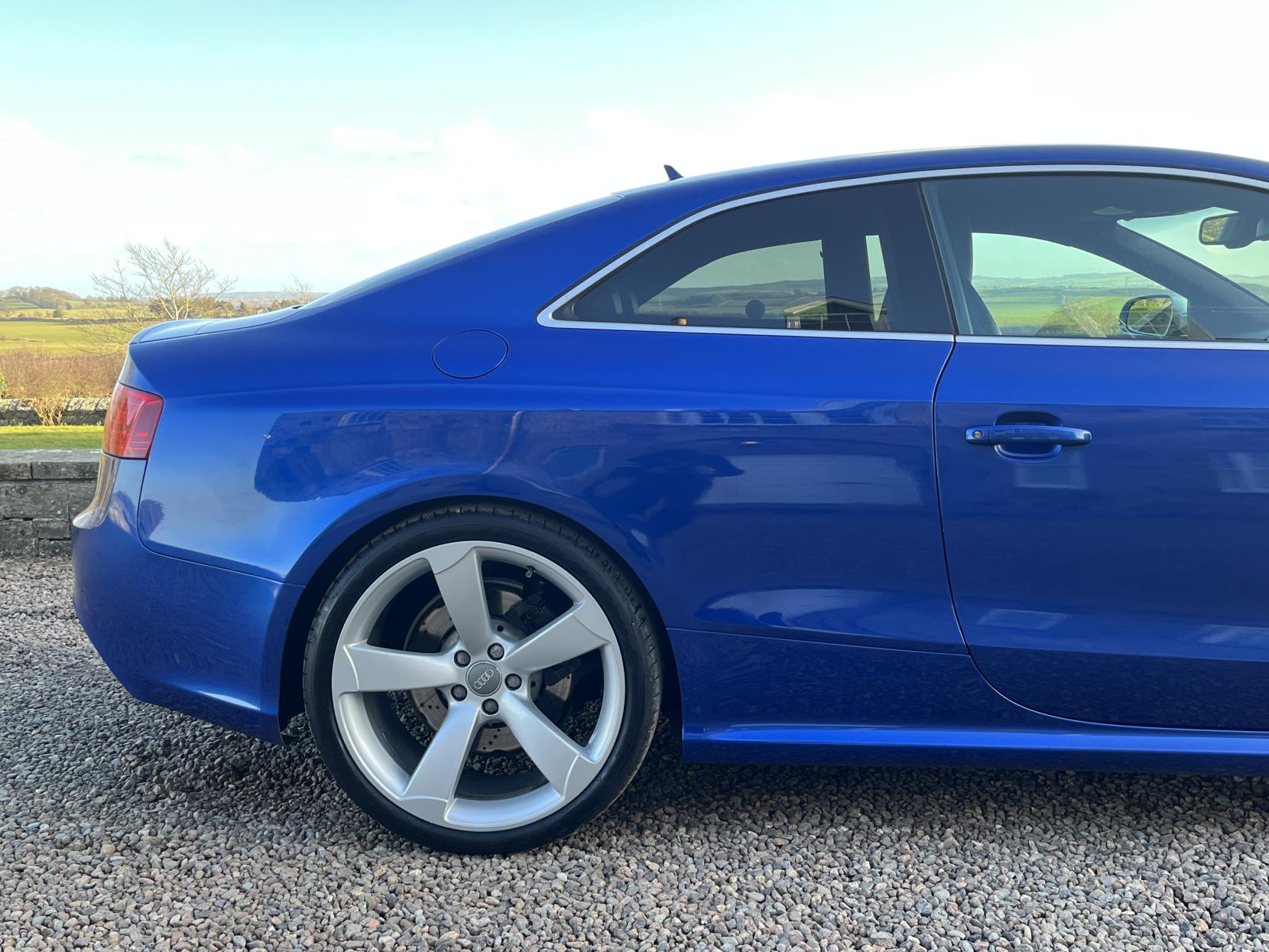 Audi RS5 4.2 FSI V8 Coupe 2dr Petrol S Tronic quattro Euro 5 (450 ps)