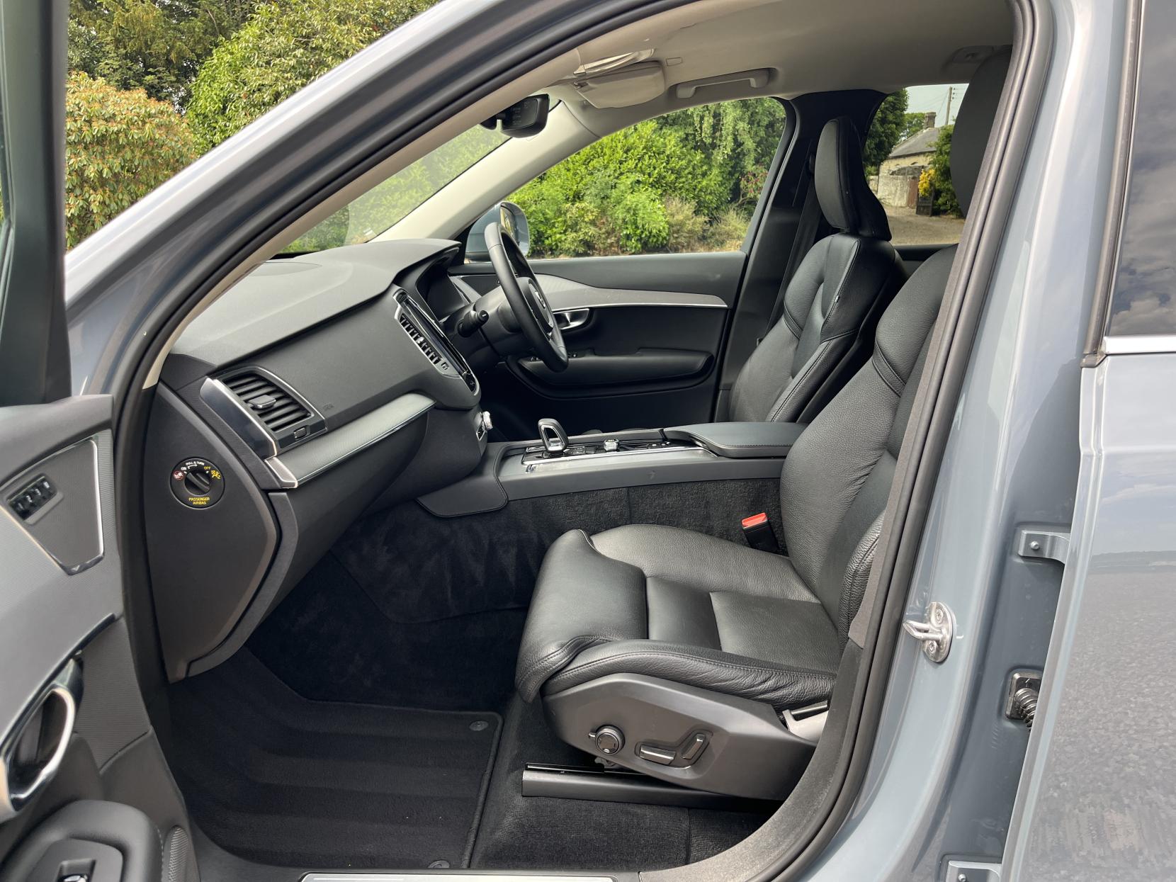 Volvo XC90 2.0 B5 MHEV Core SUV 5dr Petrol Hybrid Auto 4WD Euro 6 (s/s) (250 ps)