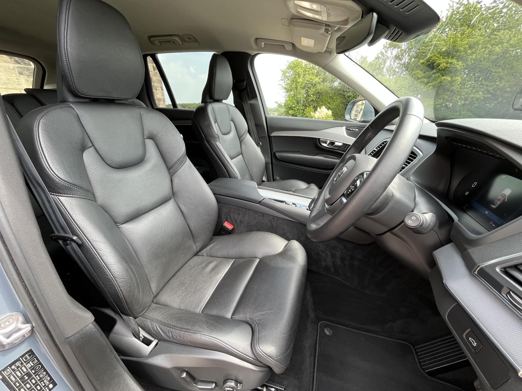 Volvo XC90 2.0 B5 MHEV Core SUV 5dr Petrol Hybrid Auto 4WD Euro 6 (s/s) (250 ps)