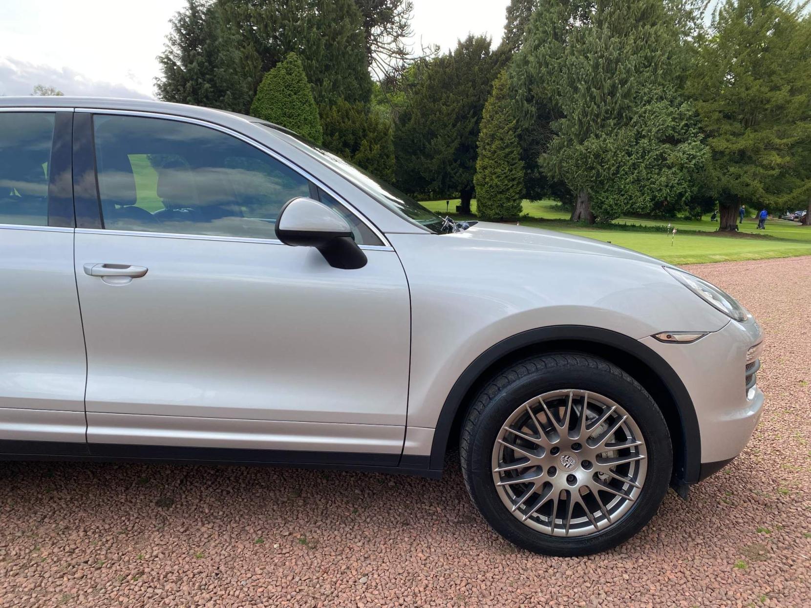 Porsche Cayenne 4.8 S Tiptronic S AWD 5dr