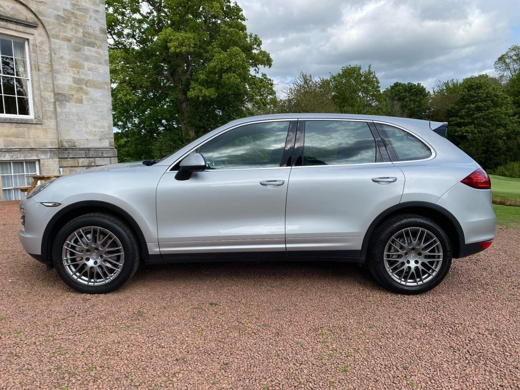 Porsche Cayenne 4.8 S Tiptronic S AWD 5dr