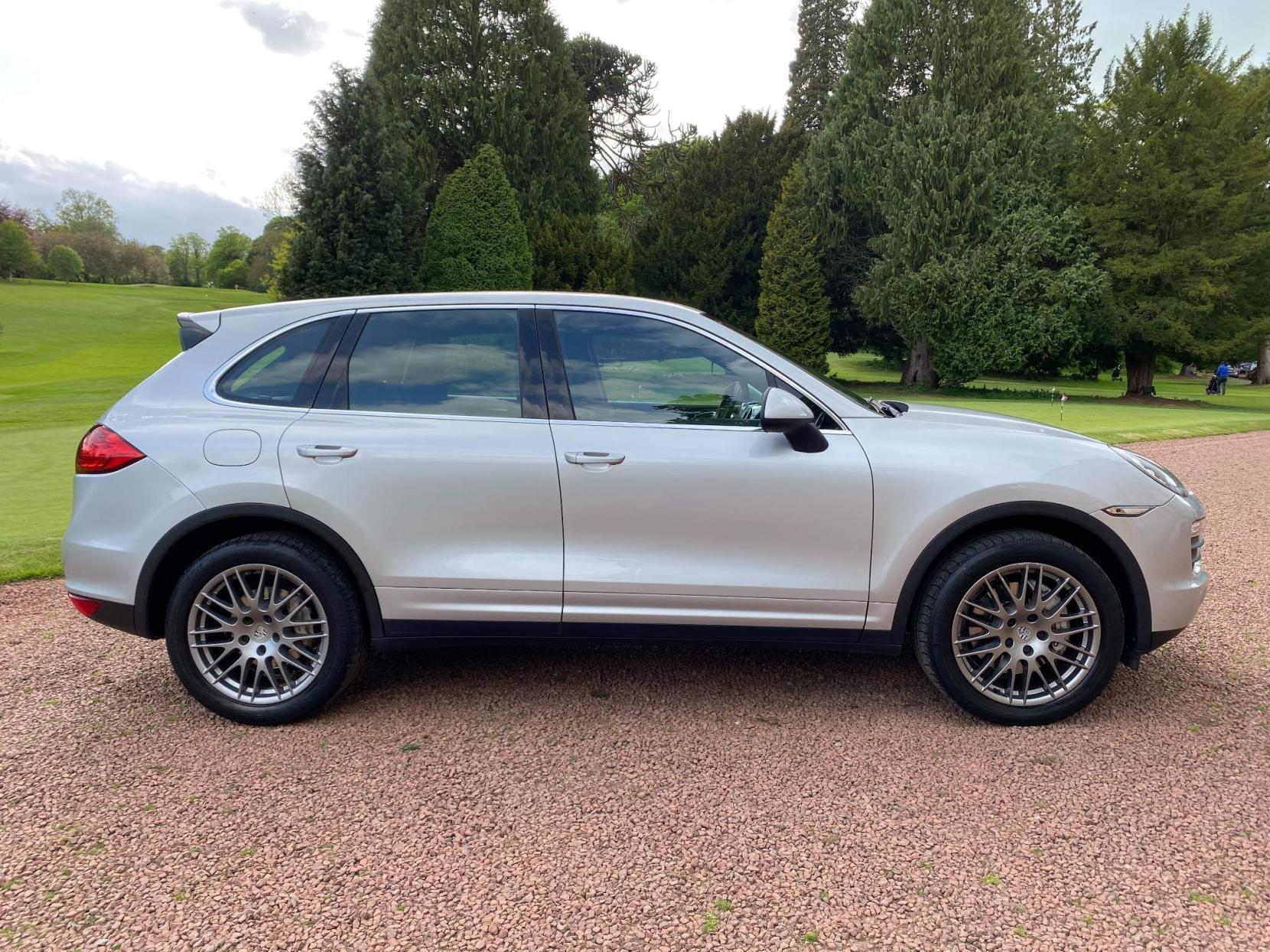 Porsche Cayenne 4.8 S Tiptronic S AWD 5dr