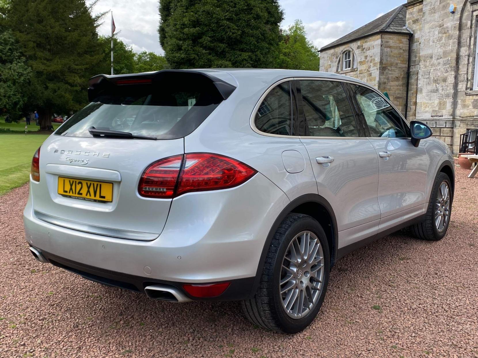 Porsche Cayenne 4.8 S Tiptronic S AWD 5dr