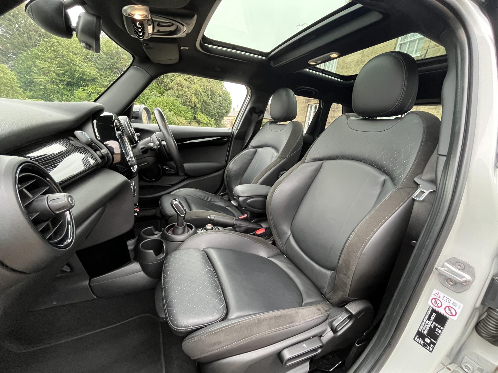 MINI Hatch 2.0 Cooper S Sport Hatchback 5dr Petrol Steptronic Euro 6 (s/s) (192 ps)