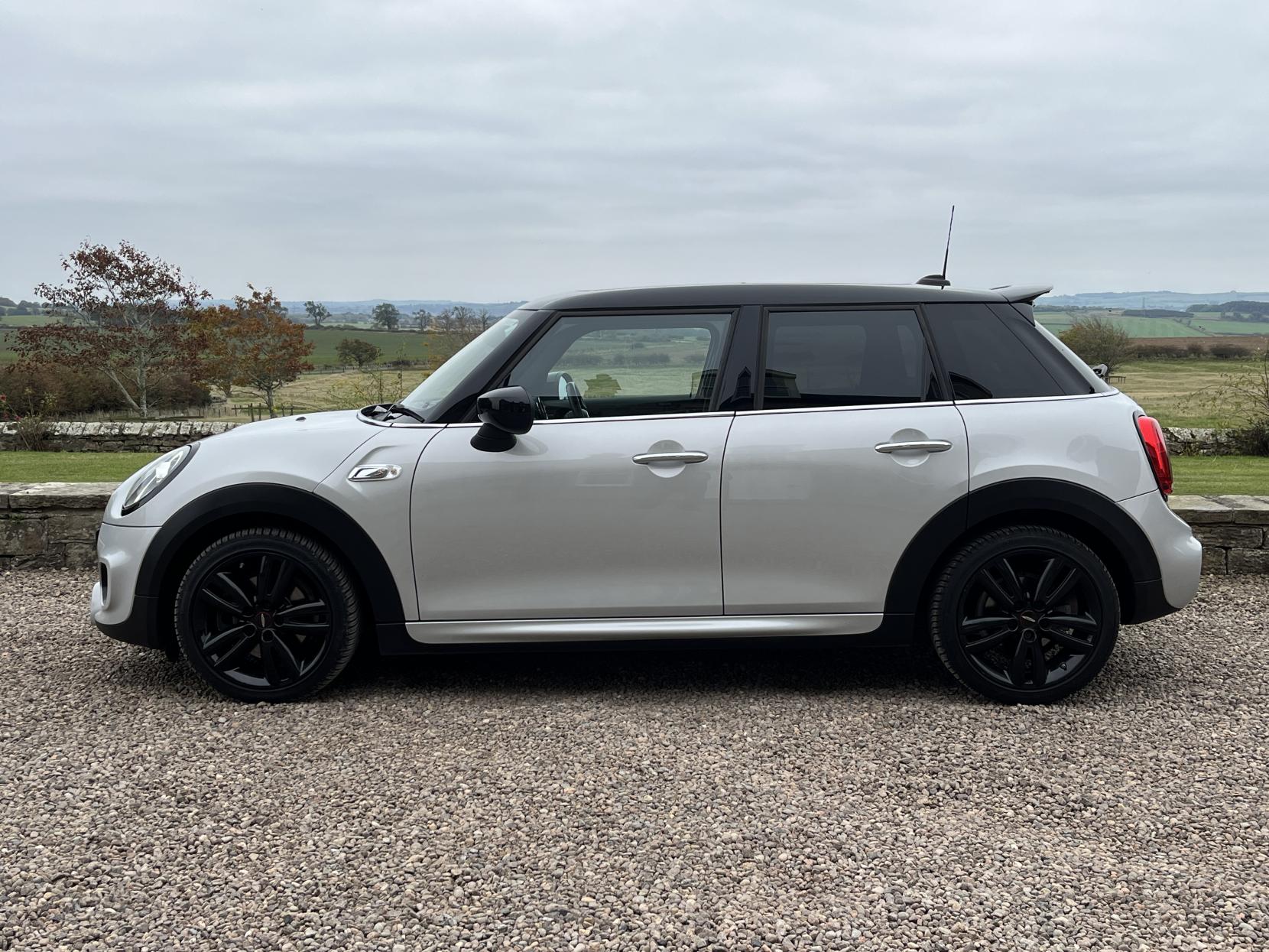 MINI Hatch 2.0 Cooper S Sport Hatchback 5dr Petrol Steptronic Euro 6 (s/s) (192 ps)