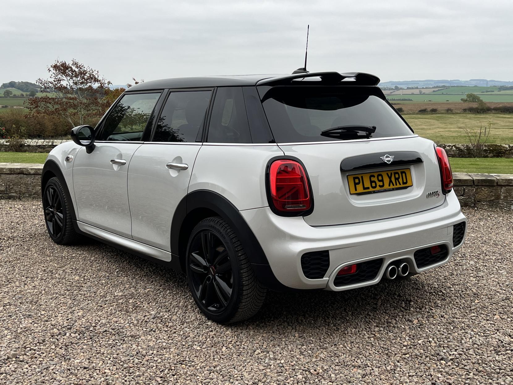 MINI Hatch 2.0 Cooper S Sport Hatchback 5dr Petrol Steptronic Euro 6 (s/s) (192 ps)