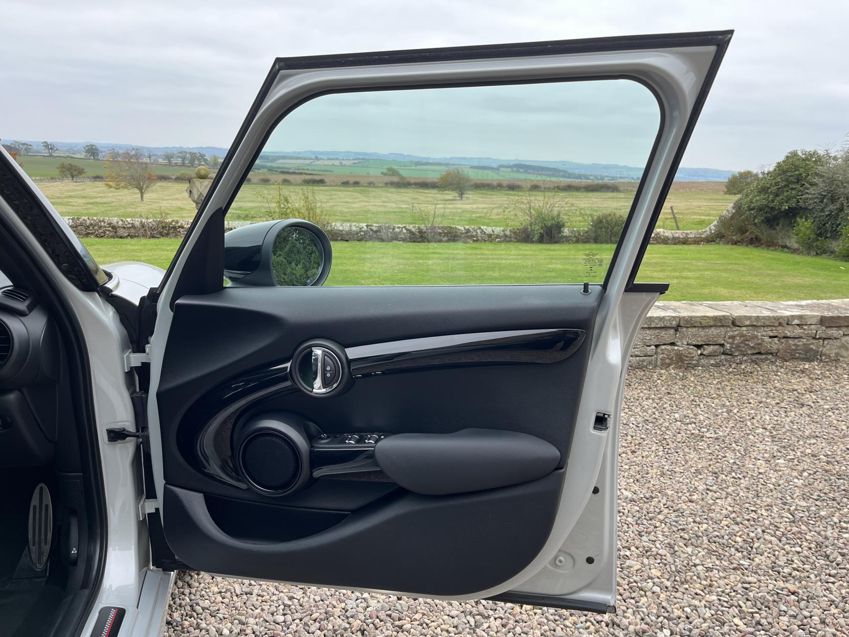 MINI Hatch 2.0 Cooper S Sport Hatchback 5dr Petrol Steptronic Euro 6 (s/s) (192 ps)