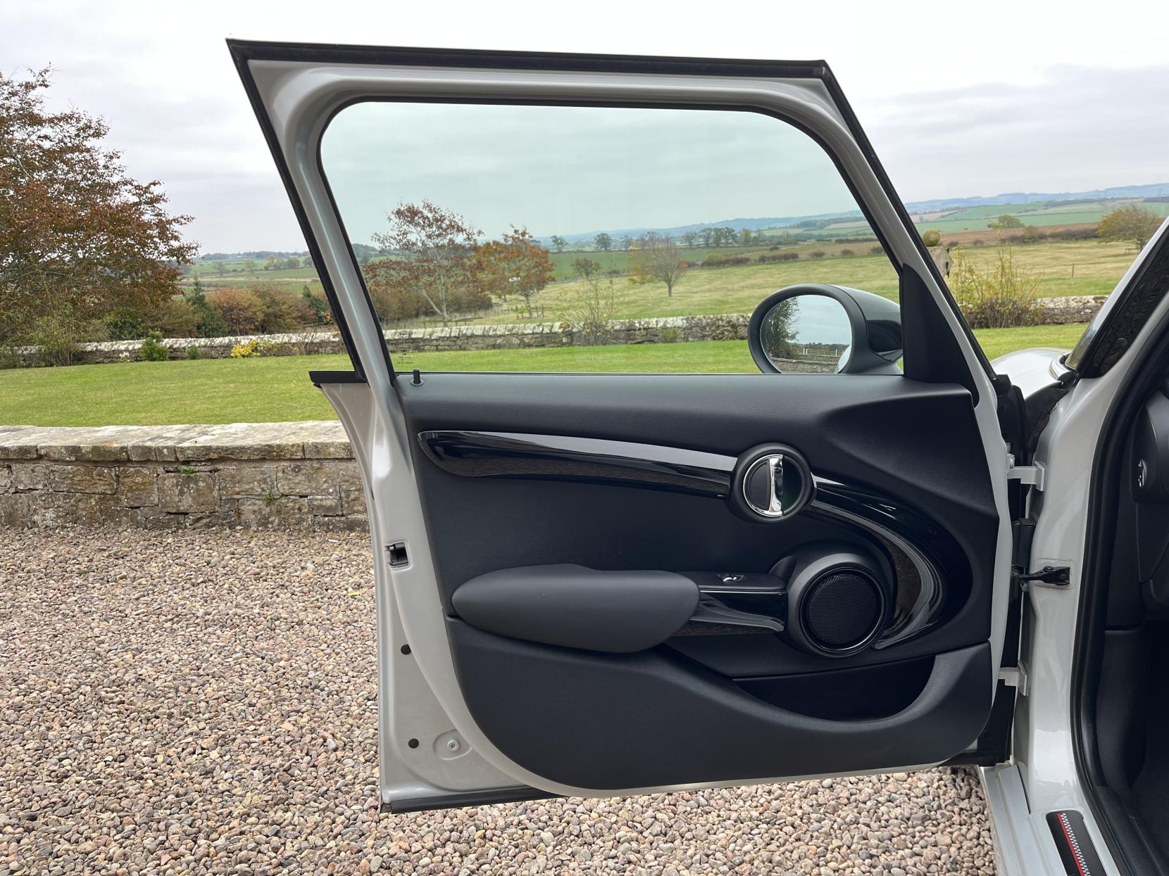 MINI Hatch 2.0 Cooper S Sport Hatchback 5dr Petrol Steptronic Euro 6 (s/s) (192 ps)