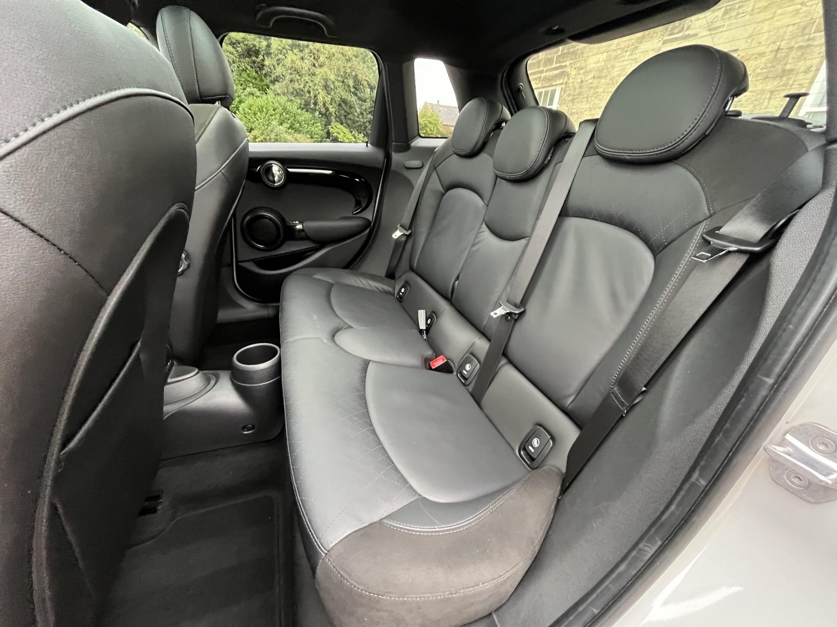 MINI Hatch 2.0 Cooper S Sport Hatchback 5dr Petrol Steptronic Euro 6 (s/s) (192 ps)