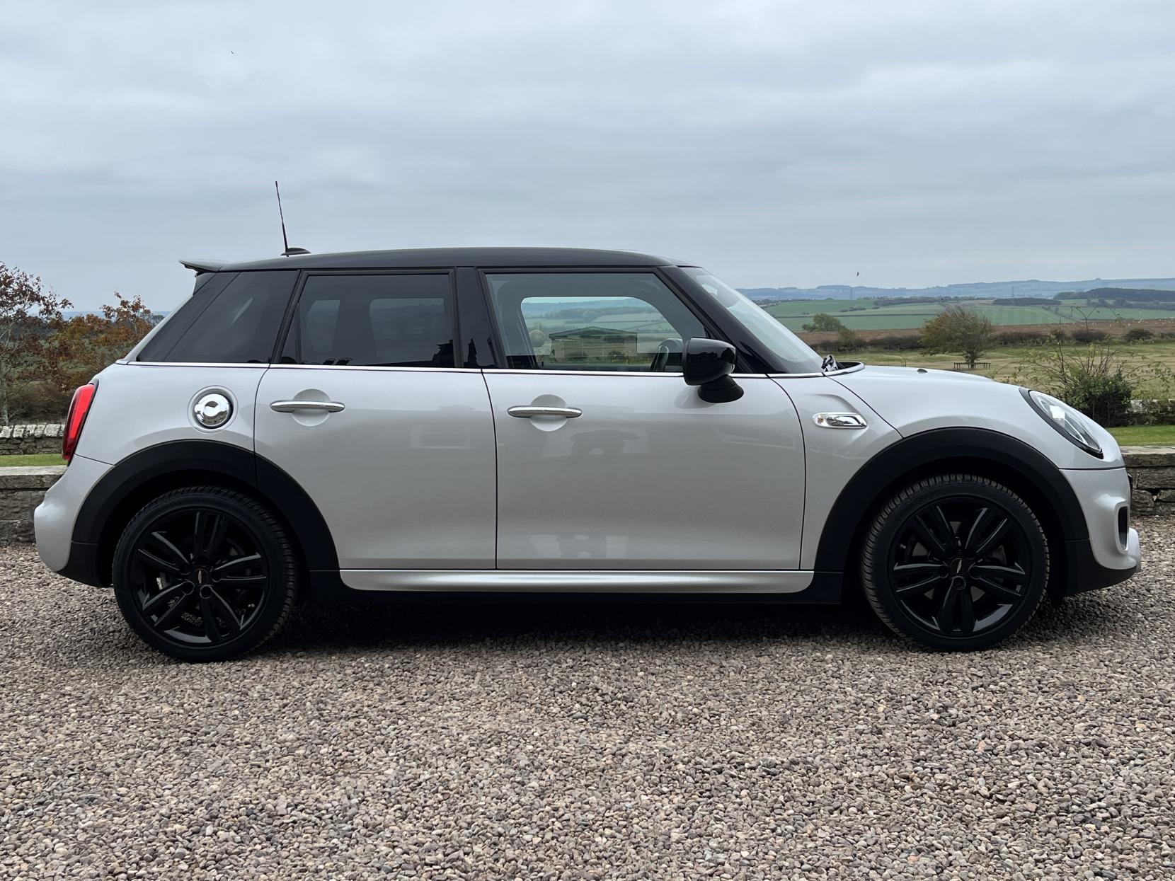 MINI Hatch 2.0 Cooper S Sport Hatchback 5dr Petrol Steptronic Euro 6 (s/s) (192 ps)