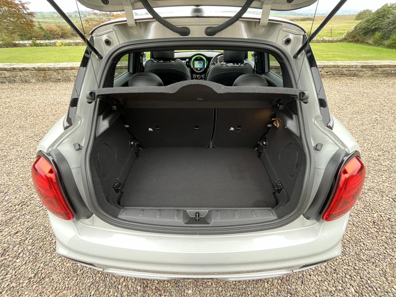 MINI Hatch 2.0 Cooper S Sport Hatchback 5dr Petrol Steptronic Euro 6 (s/s) (192 ps)