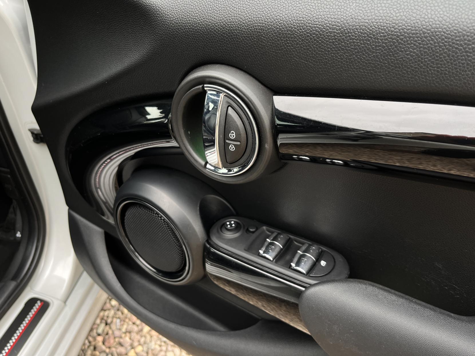 MINI Hatch 2.0 Cooper S Sport Hatchback 5dr Petrol Steptronic Euro 6 (s/s) (192 ps)