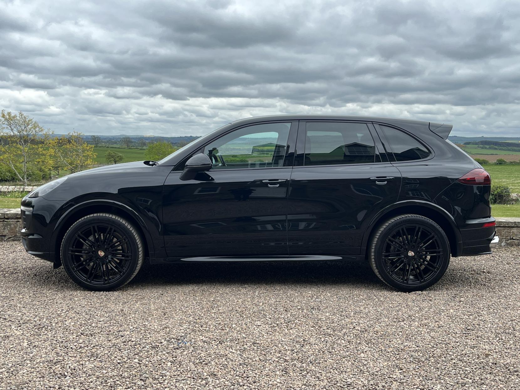 Porsche Cayenne 3.0 TD V6 SUV 5dr Diesel TiptronicS 4WD Euro 6 (s/s) (262 ps)