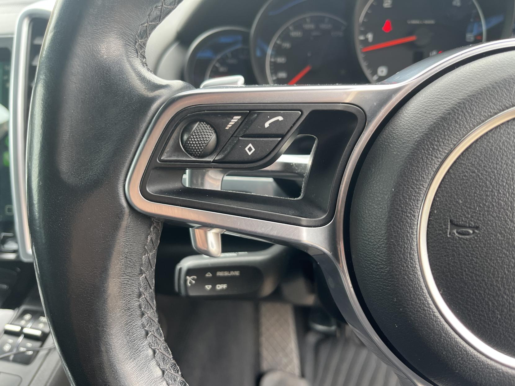 Porsche Cayenne 3.0 TD V6 SUV 5dr Diesel TiptronicS 4WD Euro 6 (s/s) (262 ps)