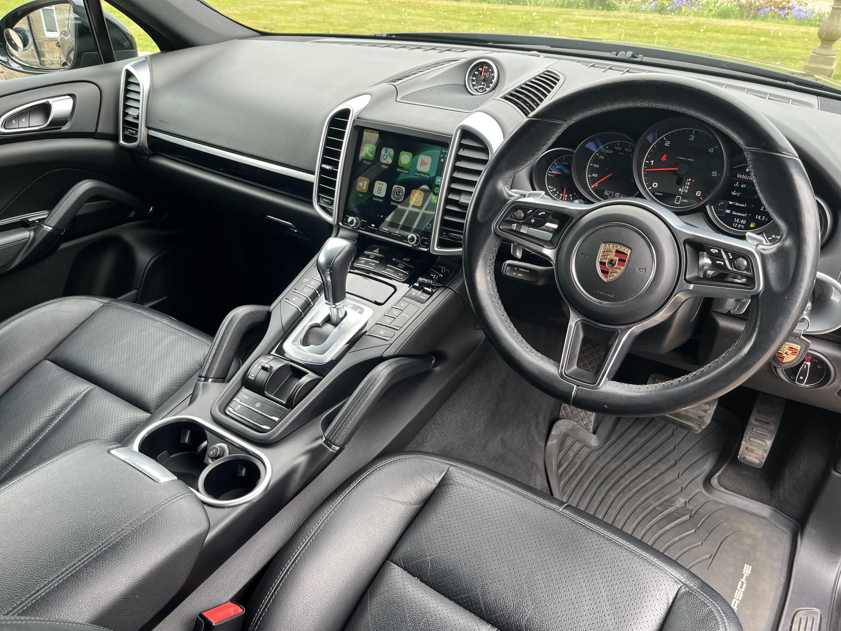 Porsche Cayenne 3.0 TD V6 SUV 5dr Diesel TiptronicS 4WD Euro 6 (s/s) (262 ps)
