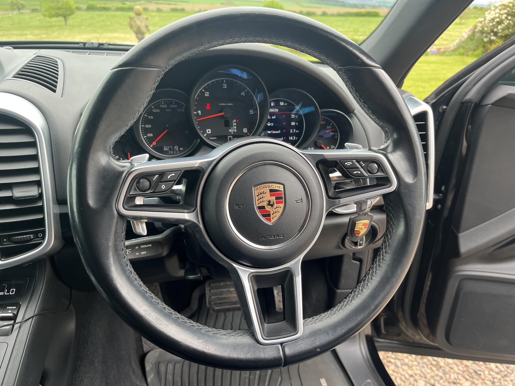 Porsche Cayenne 3.0 TD V6 SUV 5dr Diesel TiptronicS 4WD Euro 6 (s/s) (262 ps)