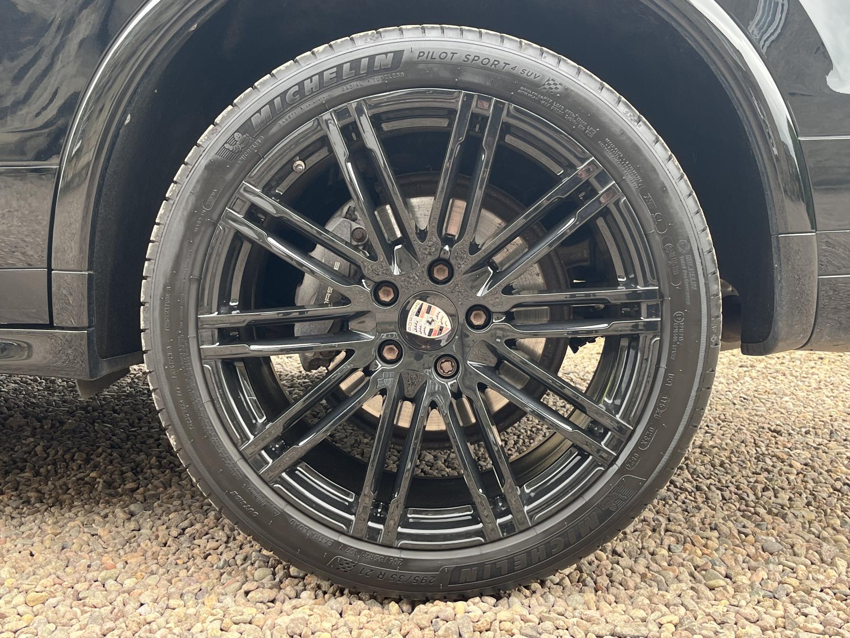 Porsche Cayenne 3.0 TD V6 SUV 5dr Diesel TiptronicS 4WD Euro 6 (s/s) (262 ps)