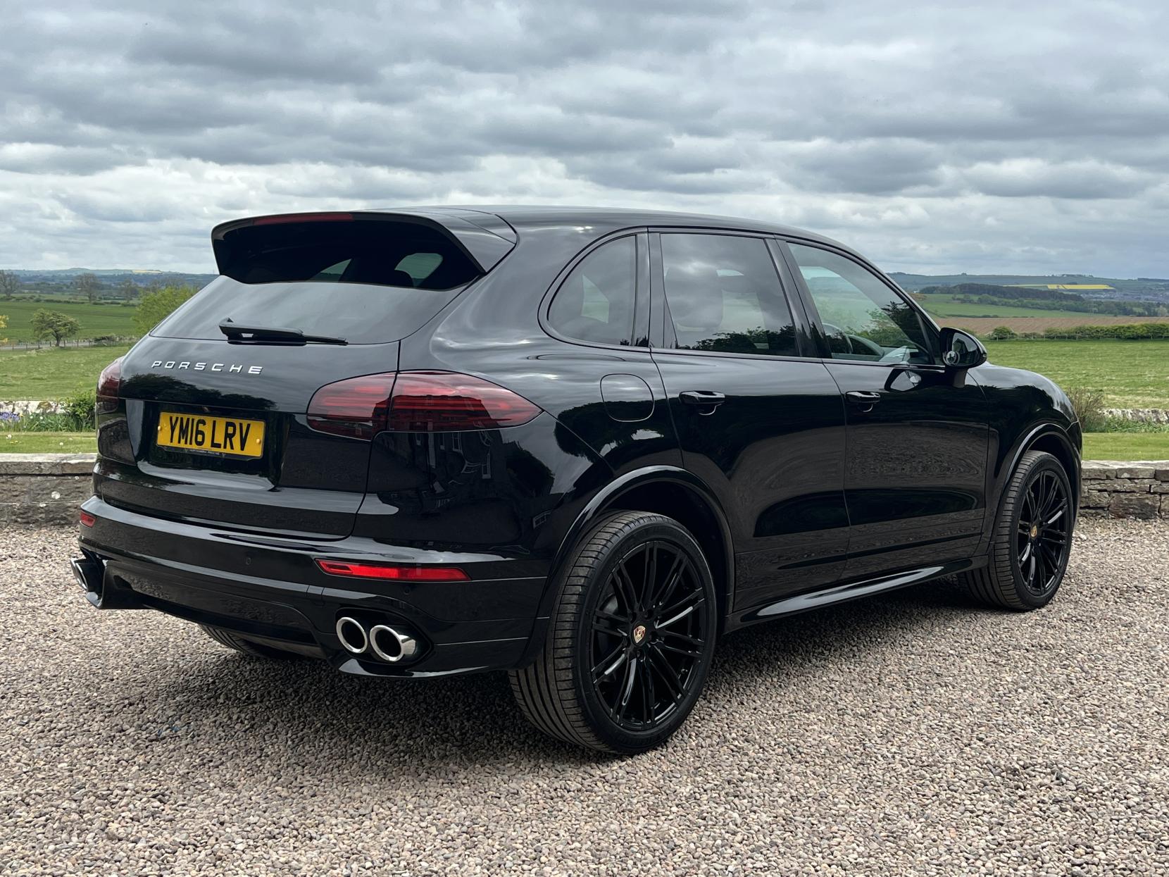 Porsche Cayenne 3.0 TD V6 SUV 5dr Diesel TiptronicS 4WD Euro 6 (s/s) (262 ps)