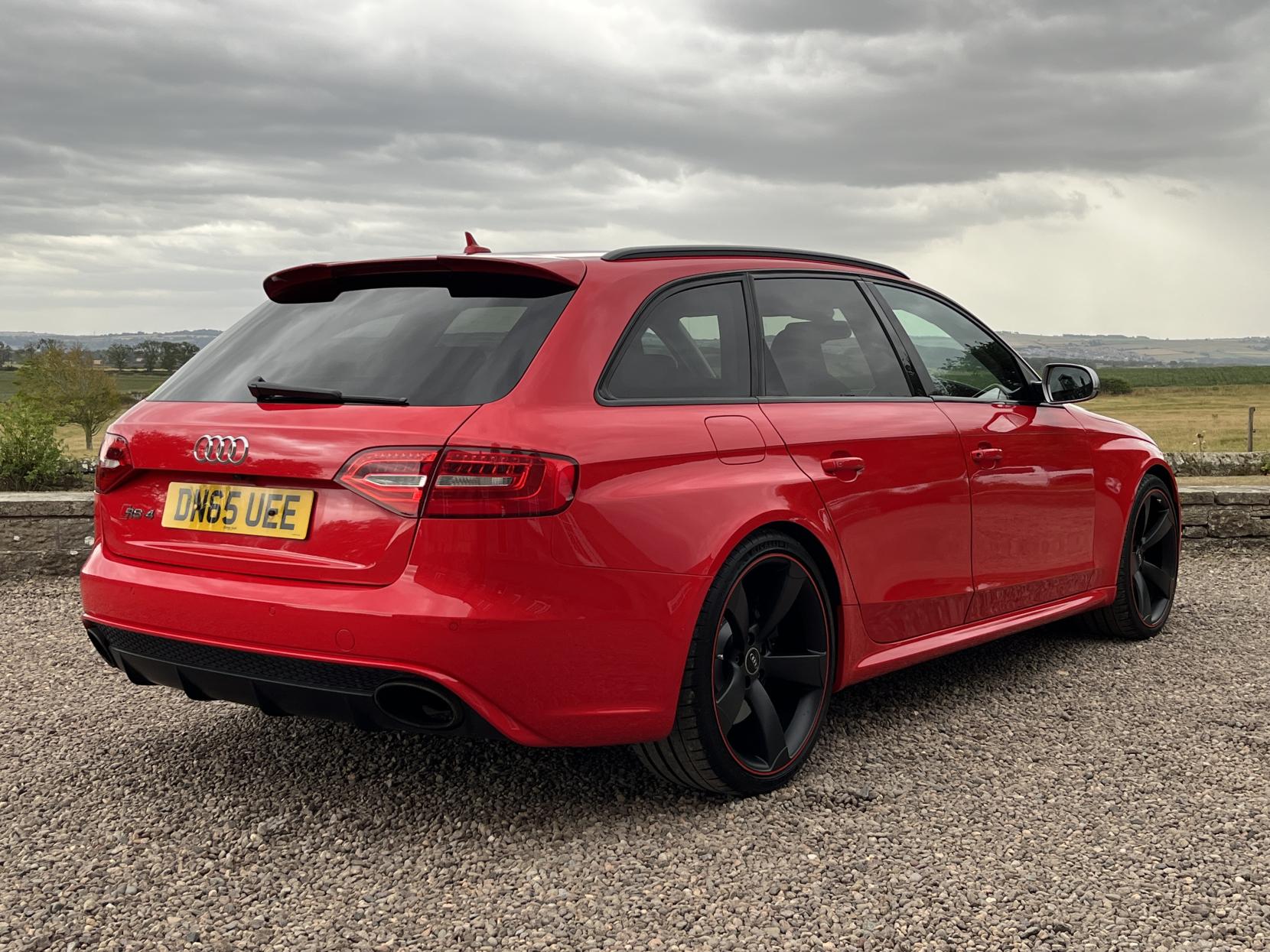 Audi RS4 Avant 4.2 FSI V8 Estate 5dr Petrol S Tronic quattro Euro 5 (450 ps)