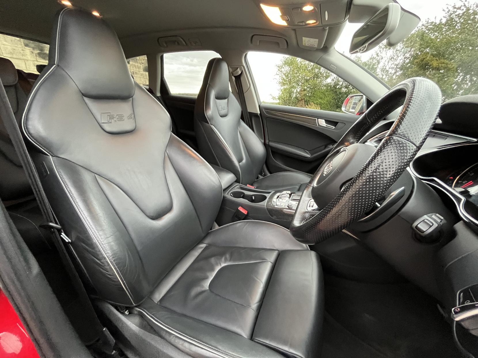 Audi RS4 Avant 4.2 FSI V8 Estate 5dr Petrol S Tronic quattro Euro 5 (450 ps)
