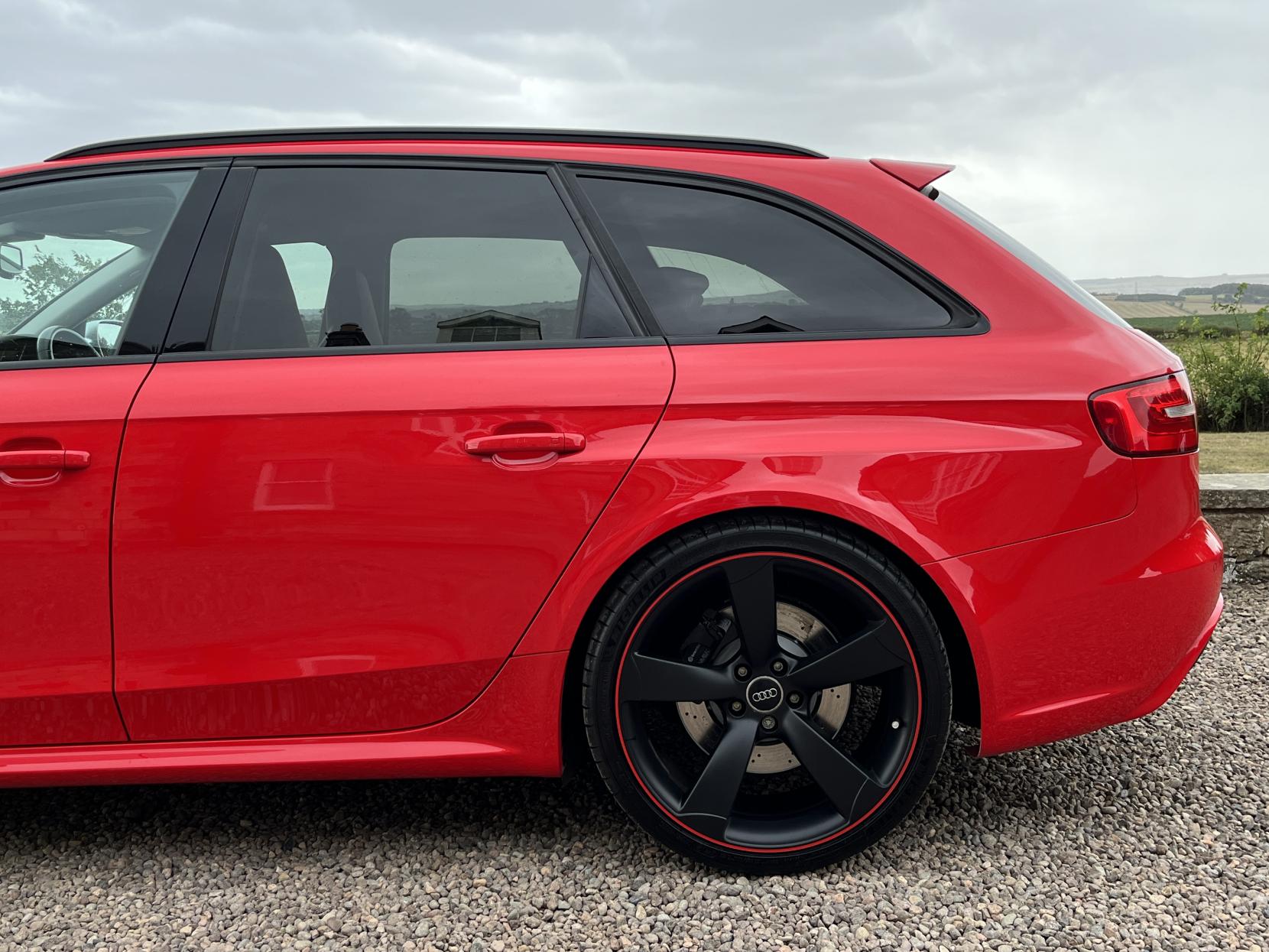 Audi RS4 Avant 4.2 FSI V8 Estate 5dr Petrol S Tronic quattro Euro 5 (450 ps)