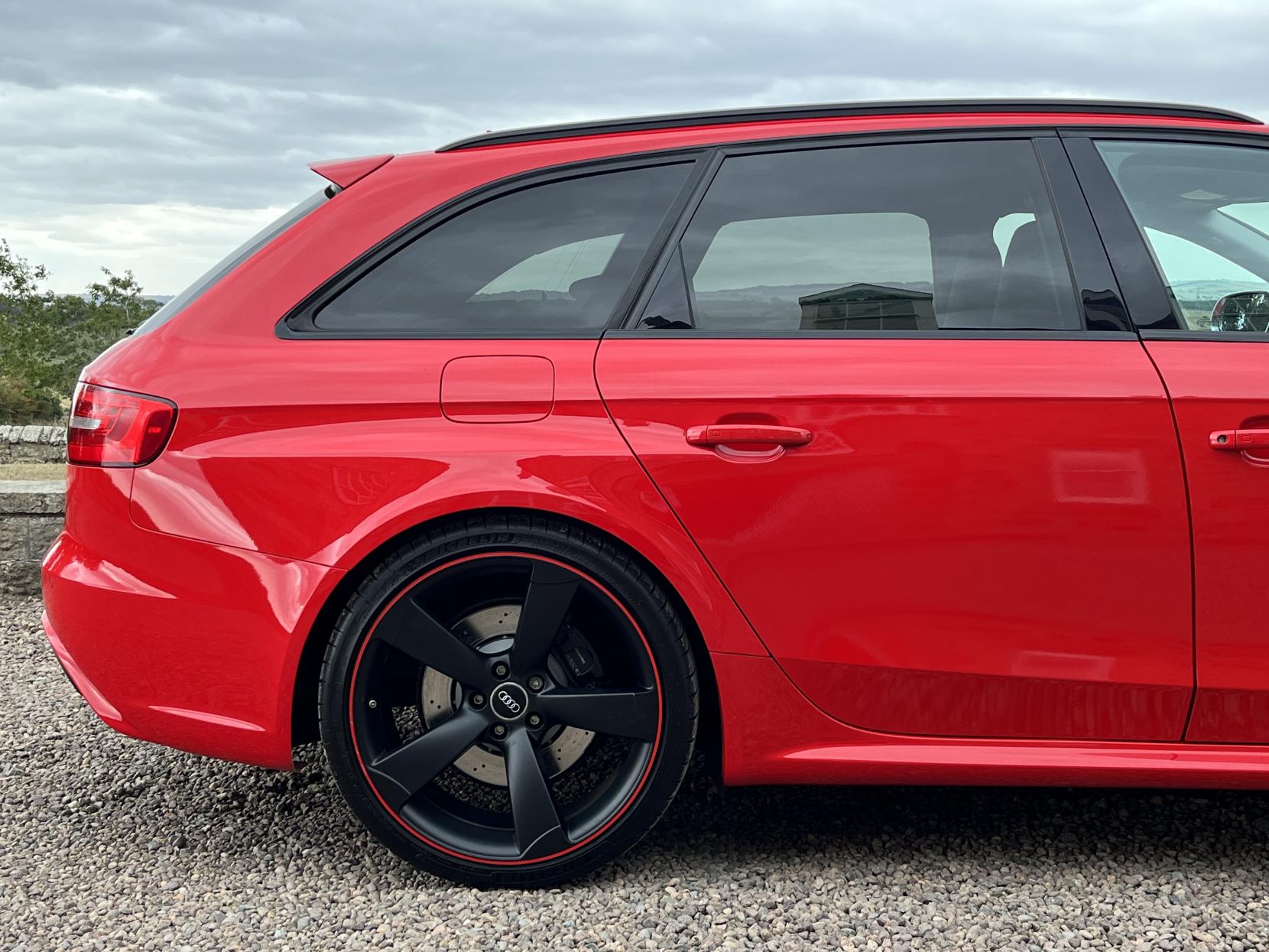 Audi RS4 Avant 4.2 FSI V8 Estate 5dr Petrol S Tronic quattro Euro 5 (450 ps)