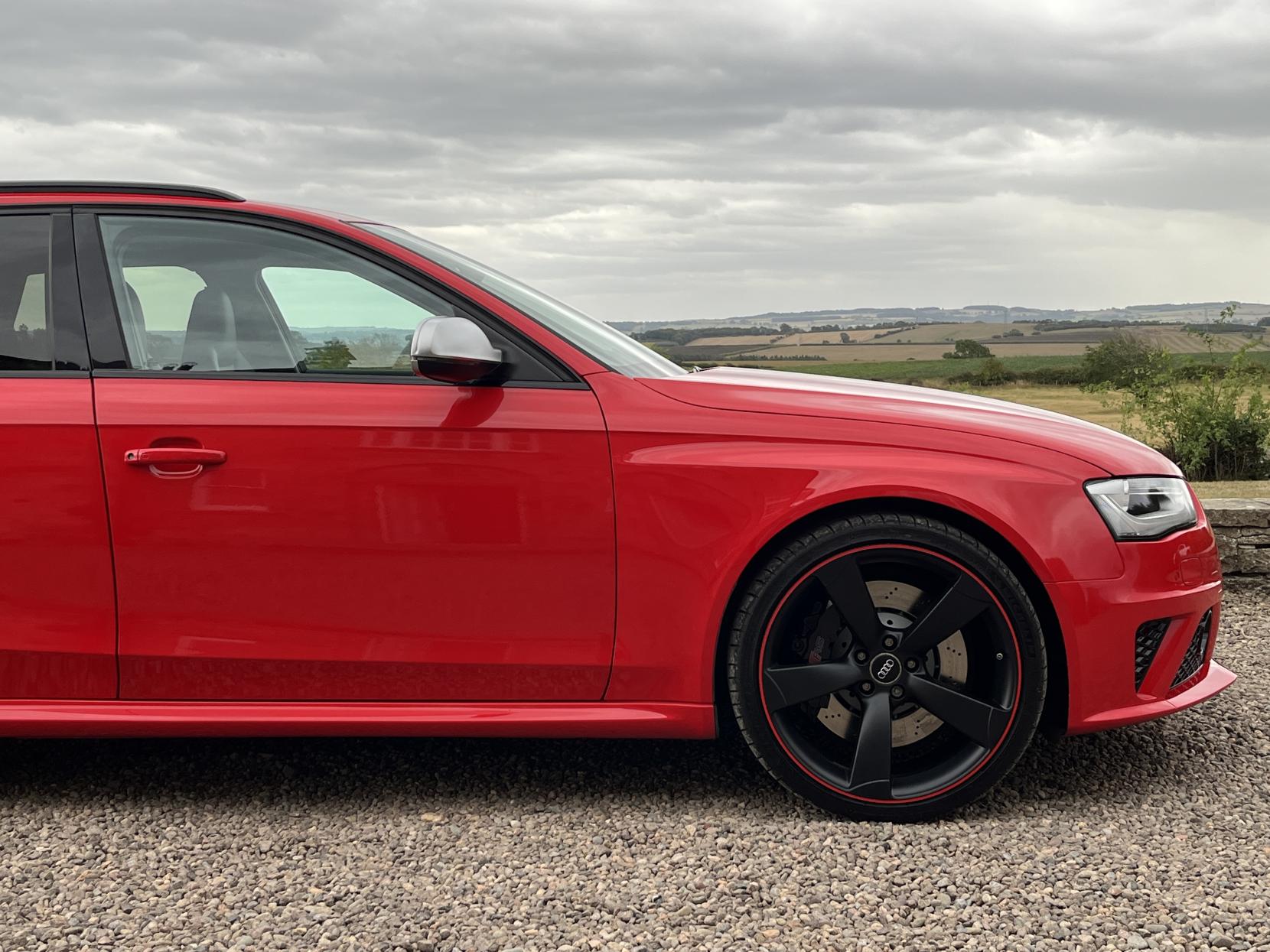 Audi RS4 Avant 4.2 FSI V8 Estate 5dr Petrol S Tronic quattro Euro 5 (450 ps)