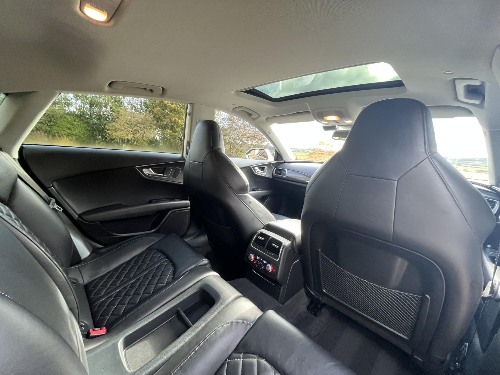 Audi S7 4.0 TFSI V8 Sportback 5dr Petrol S Tronic quattro Euro 5 (s/s) (420 ps)