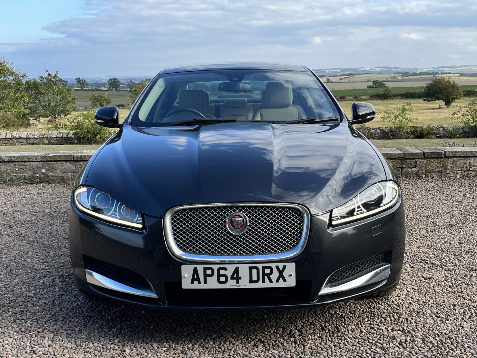 Jaguar XF 2.2d Luxury Saloon 4dr Diesel Auto Euro 5 (s/s) (200 ps)