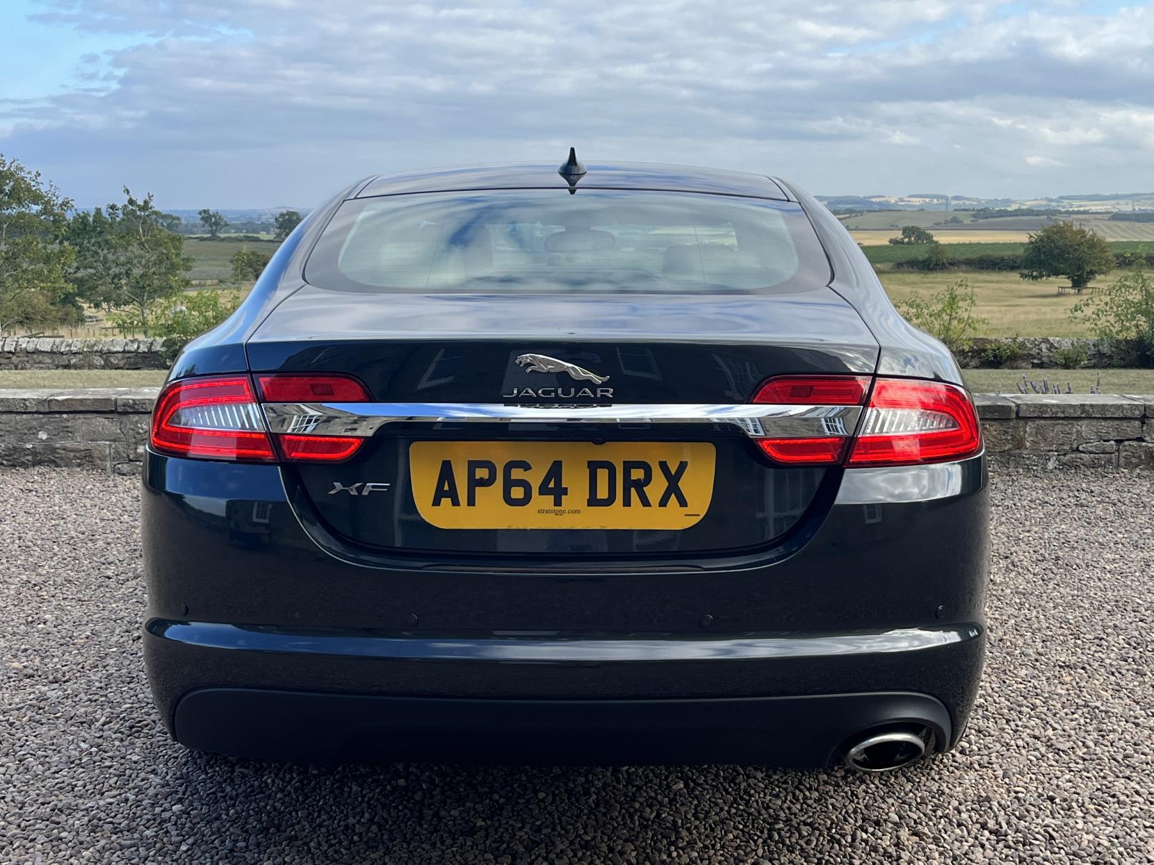 Jaguar XF 2.2d Luxury Saloon 4dr Diesel Auto Euro 5 (s/s) (200 ps)