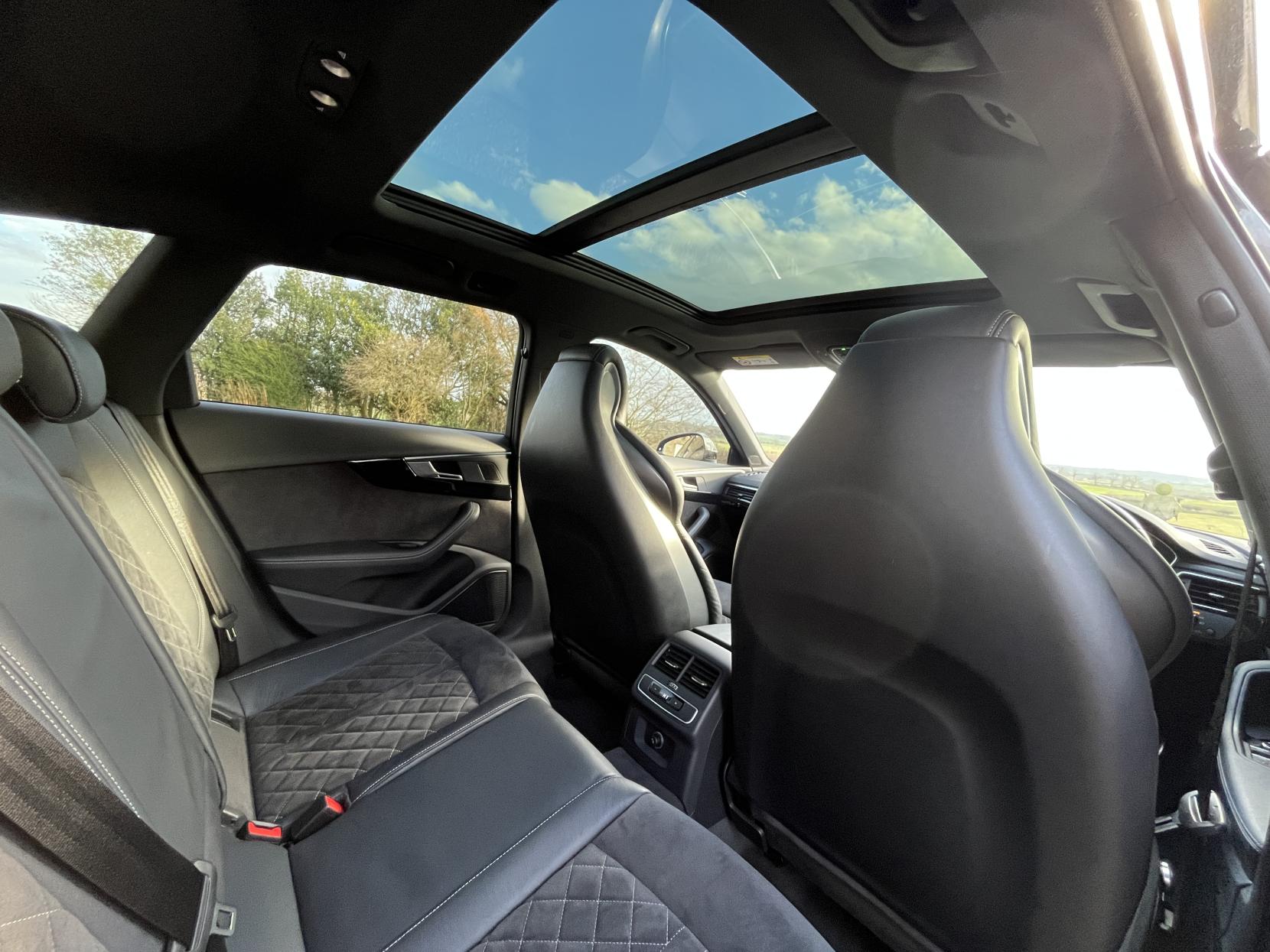 Audi RS4 Avant 2.9 TFSI V6 Sport Edition Estate 5dr Petrol Tiptronic quattro Euro 6 (s/s) (450 ps)