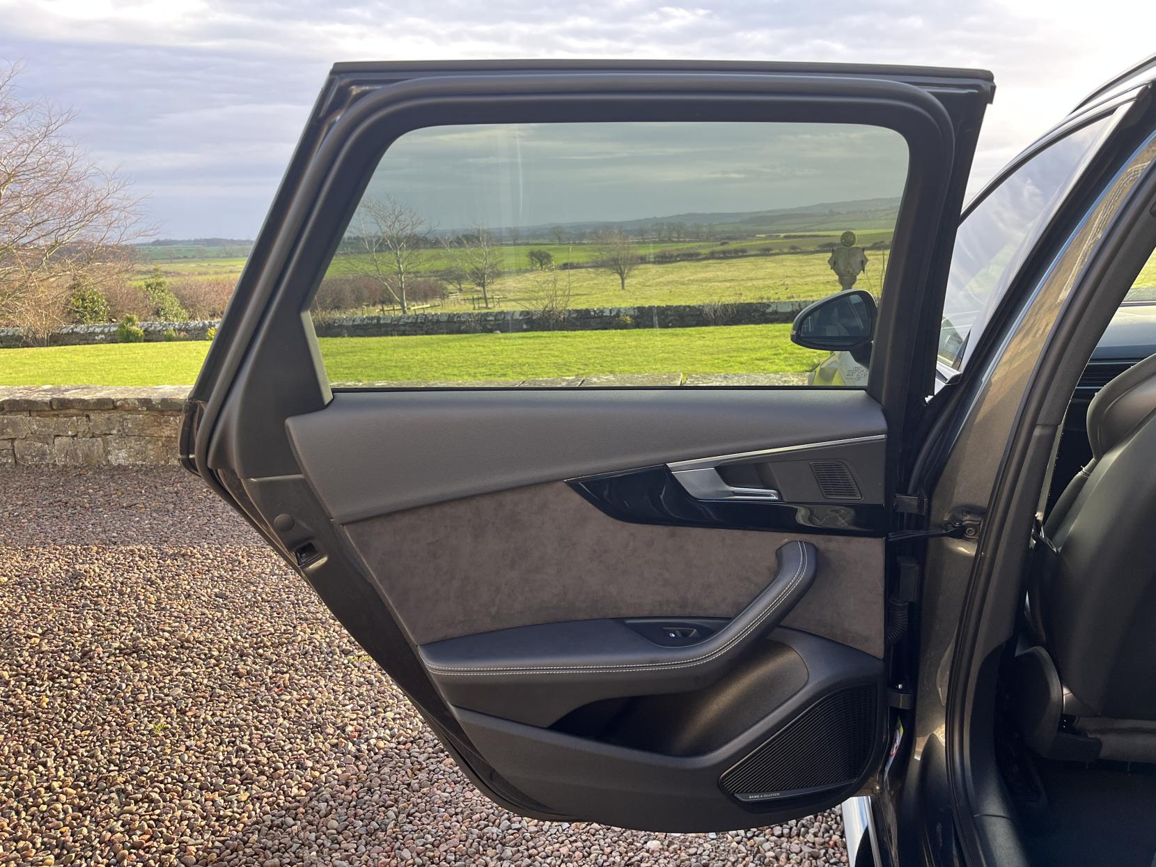 Audi RS4 Avant 2.9 TFSI V6 Sport Edition Estate 5dr Petrol Tiptronic quattro Euro 6 (s/s) (450 ps)