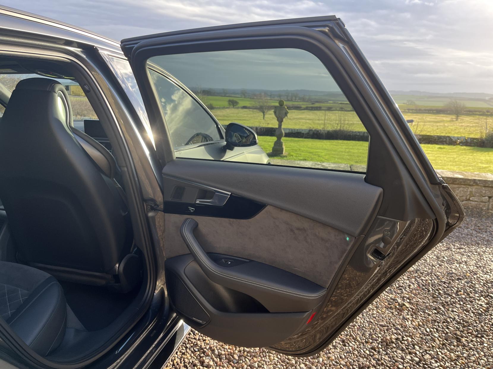 Audi RS4 Avant 2.9 TFSI V6 Sport Edition Estate 5dr Petrol Tiptronic quattro Euro 6 (s/s) (450 ps)