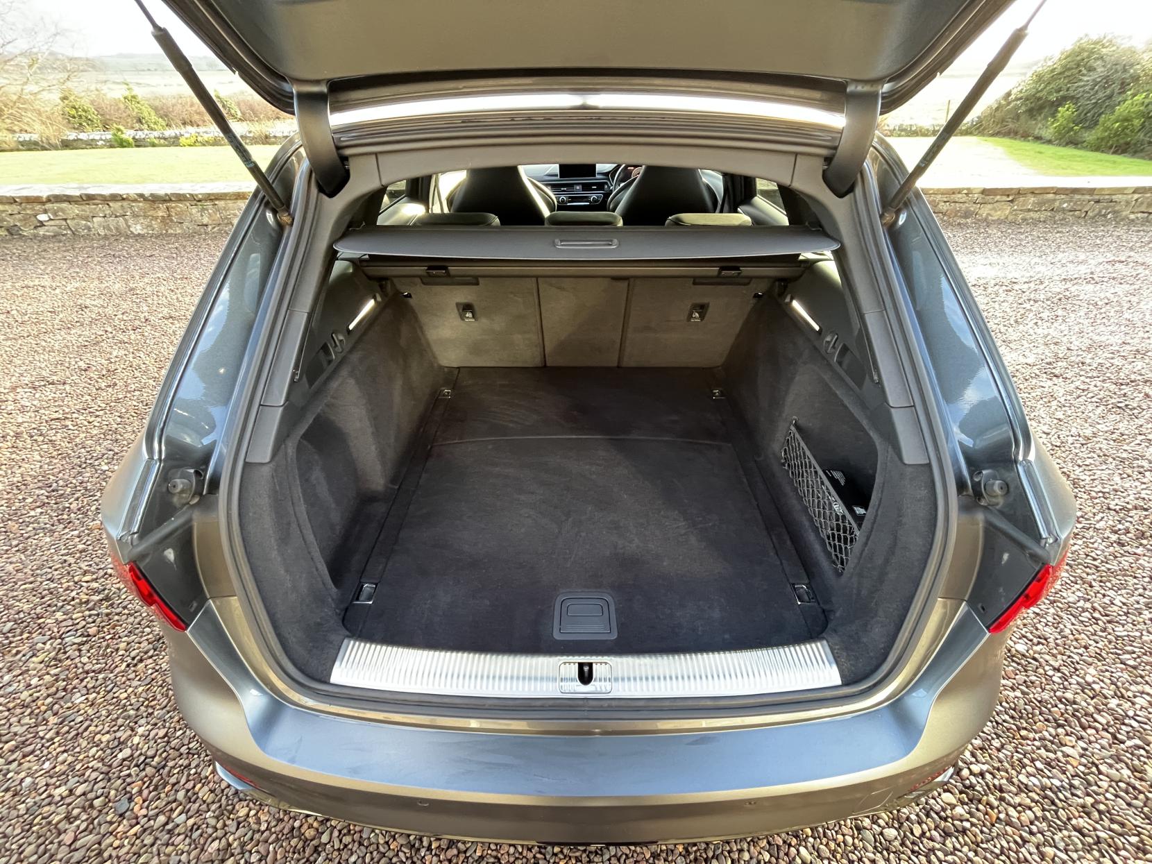 Audi RS4 Avant 2.9 TFSI V6 Sport Edition Estate 5dr Petrol Tiptronic quattro Euro 6 (s/s) (450 ps)