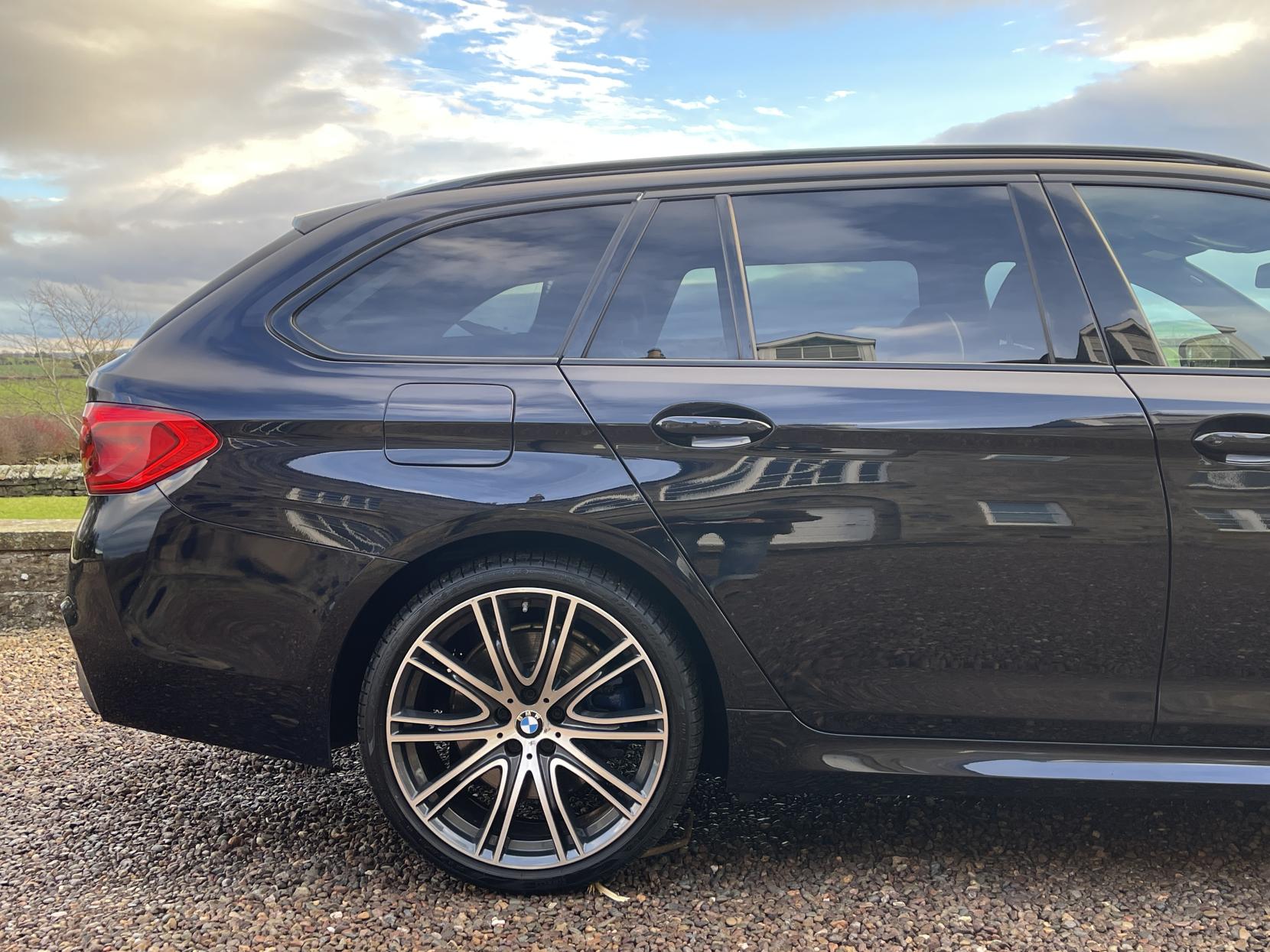BMW 5 Series 3.0 540i GPF M Sport Touring 5dr Petrol Auto xDrive Euro 6 (s/s) (340 ps)