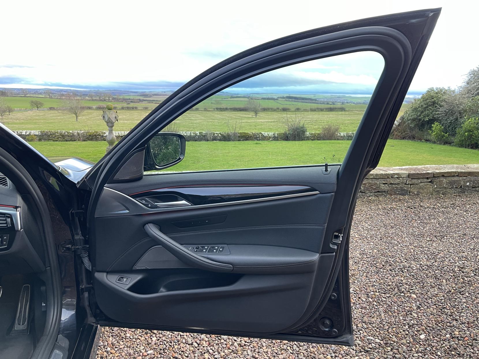 BMW 5 Series 3.0 540i GPF M Sport Touring 5dr Petrol Auto xDrive Euro 6 (s/s) (340 ps)