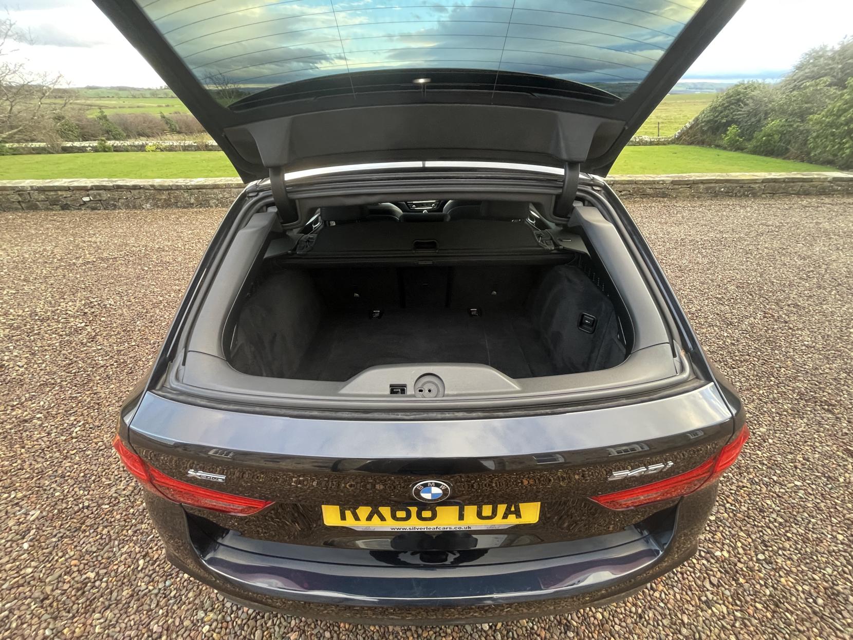 BMW 5 Series 3.0 540i GPF M Sport Touring 5dr Petrol Auto xDrive Euro 6 (s/s) (340 ps)