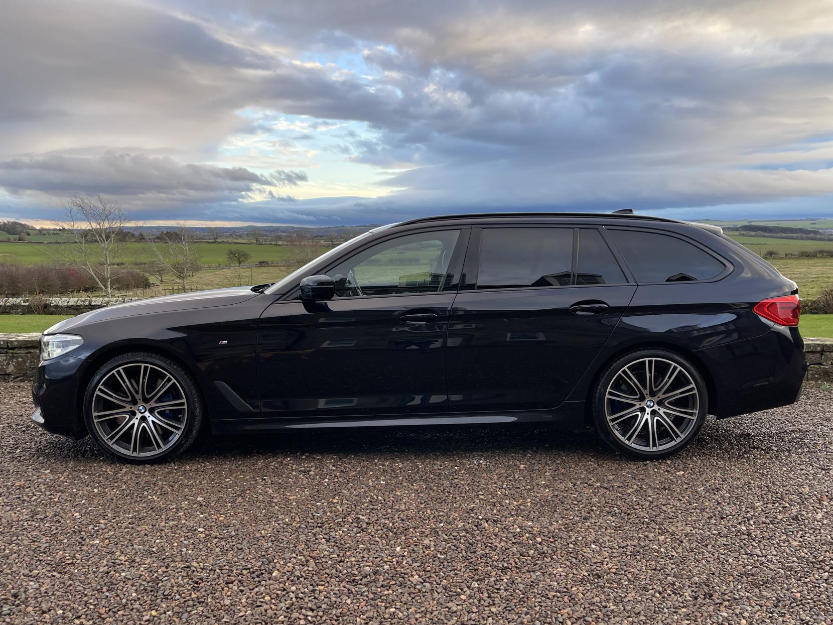 BMW 5 Series 3.0 540i GPF M Sport Touring 5dr Petrol Auto xDrive Euro 6 (s/s) (340 ps)